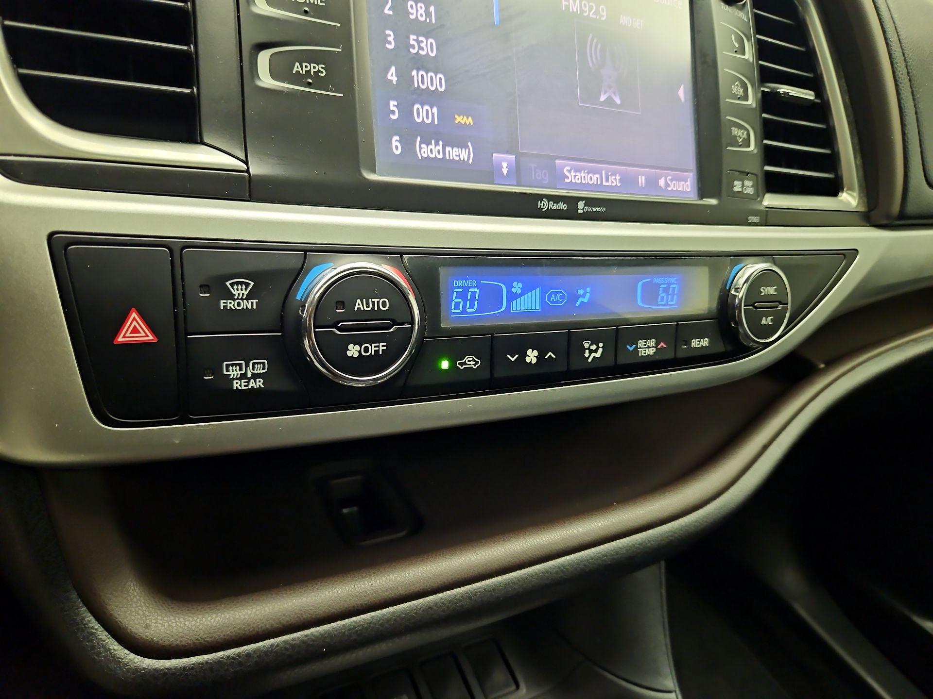 Thumbnail: 2014 Toyota Highlander - 17