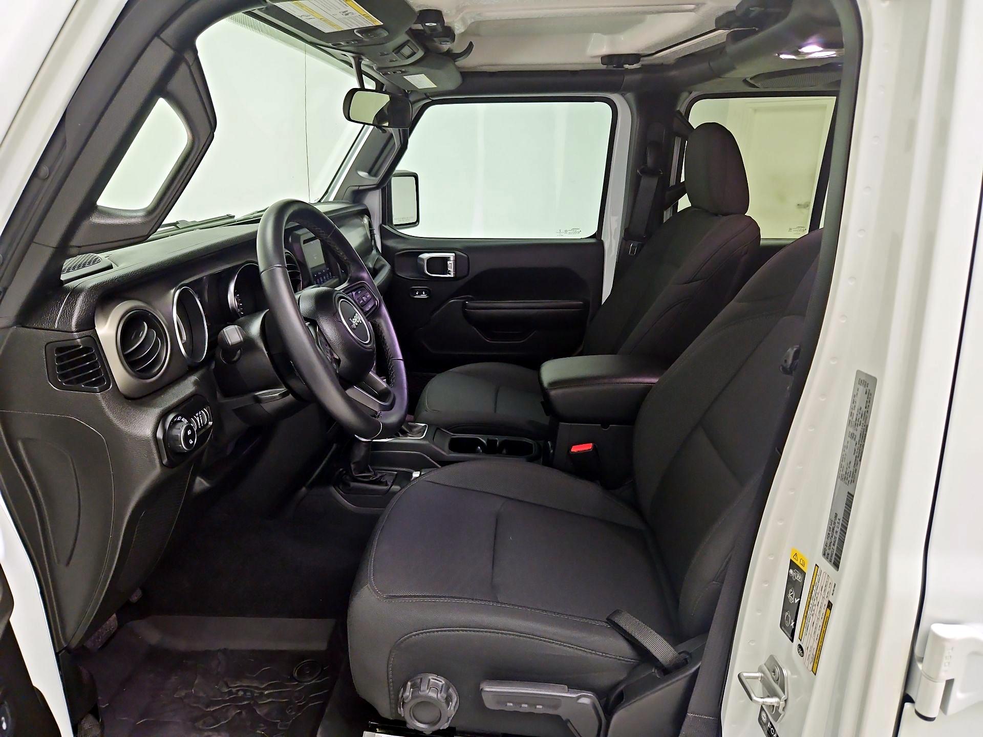 Thumbnail: 2021 Jeep Gladiator - 11