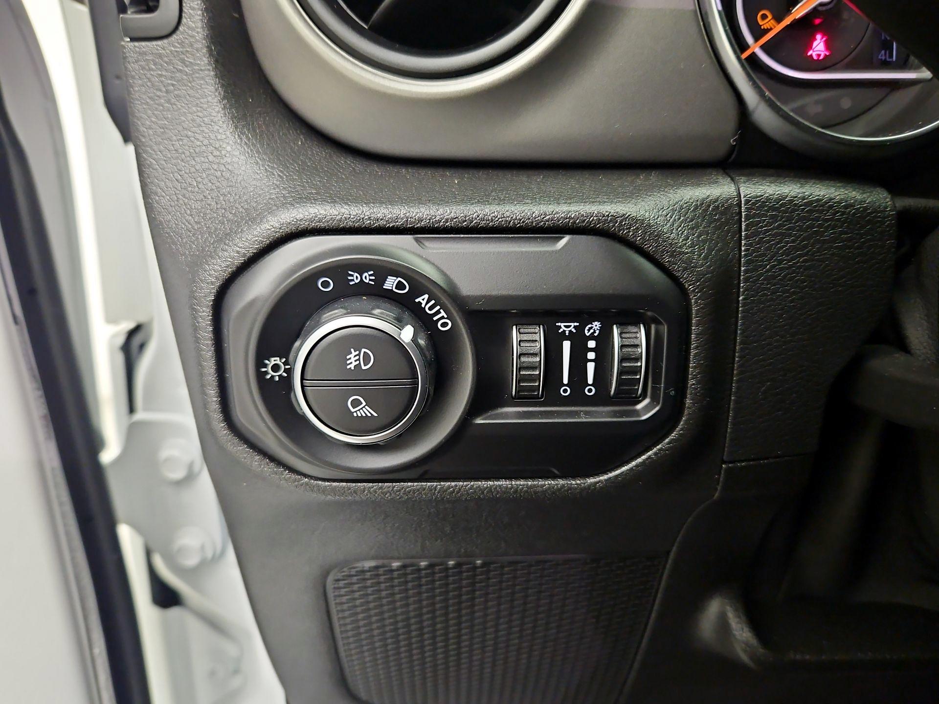 Thumbnail: 2021 Jeep Gladiator - 13