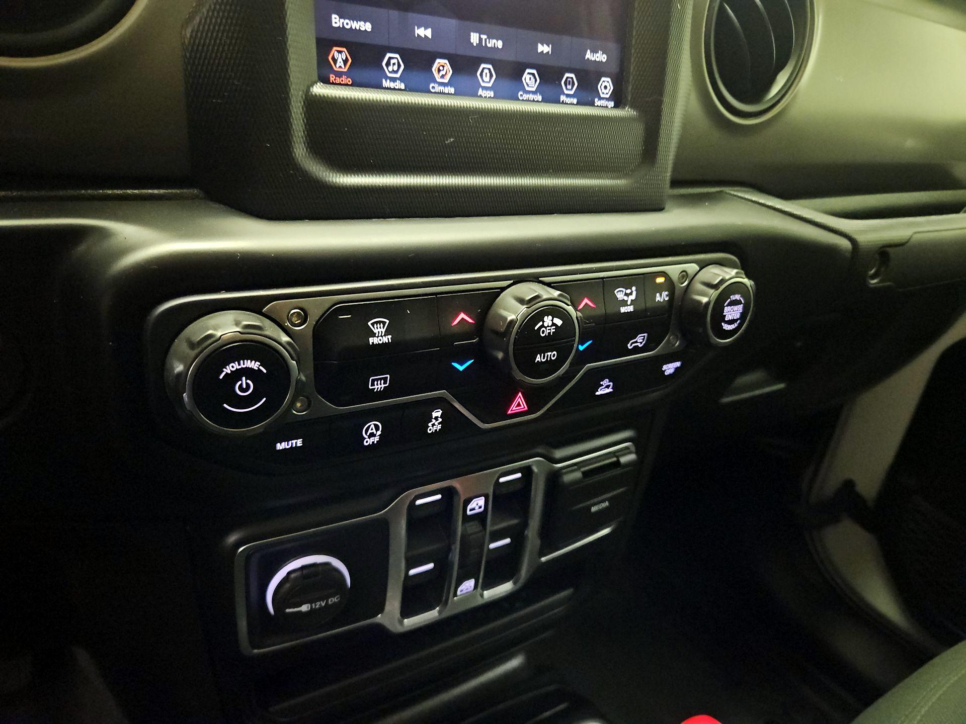 Thumbnail: 2021 Jeep Gladiator - 16