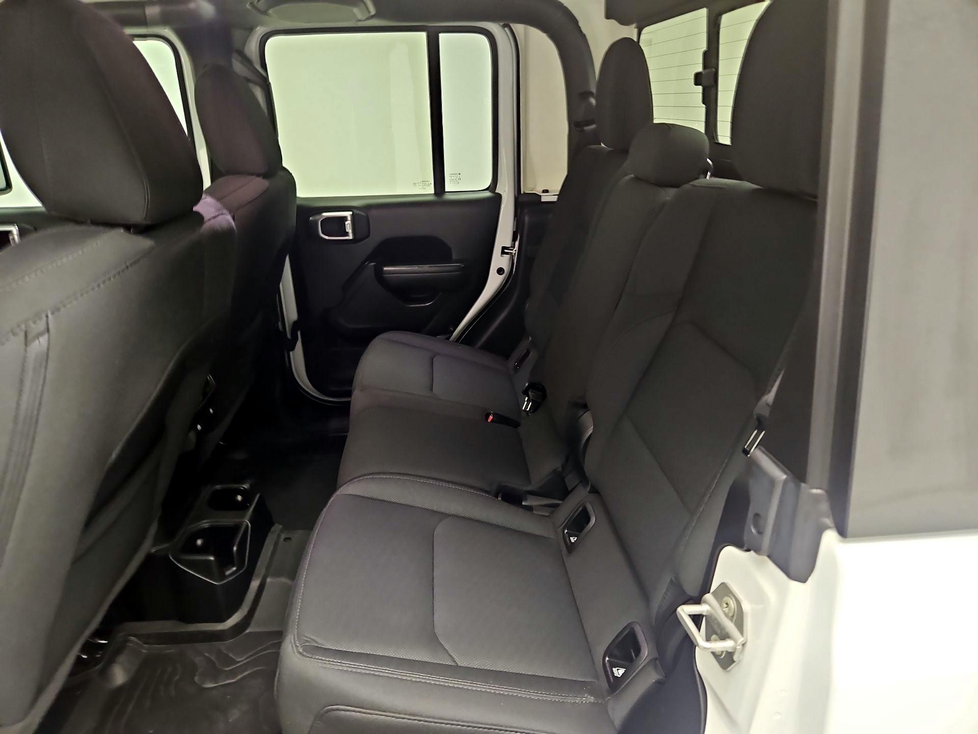 Thumbnail: 2021 Jeep Gladiator - 19