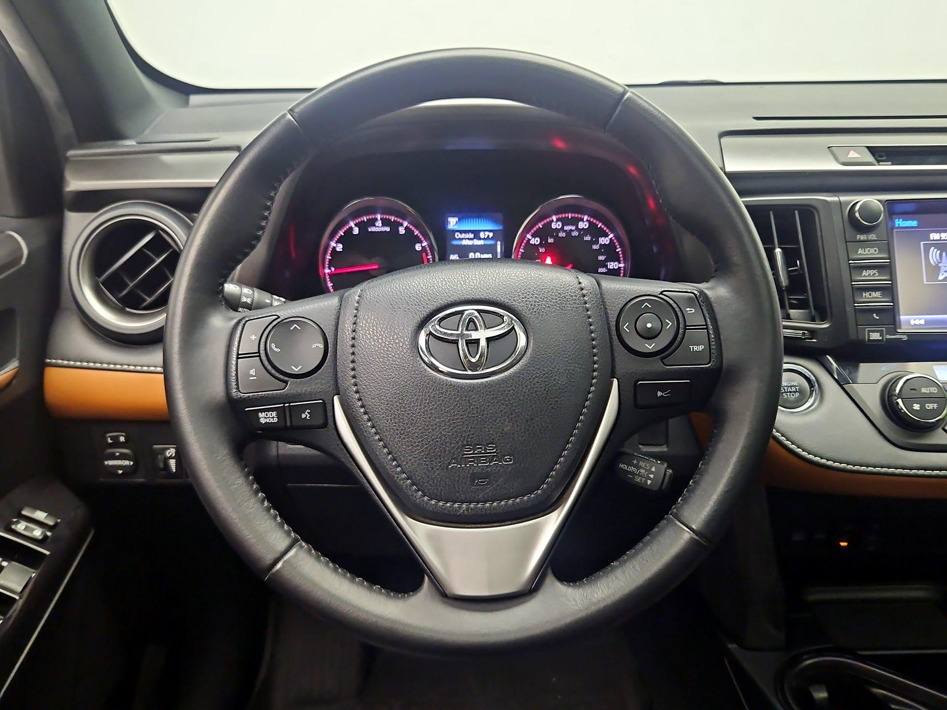 Thumbnail: 2016 Toyota RAV4 - 10