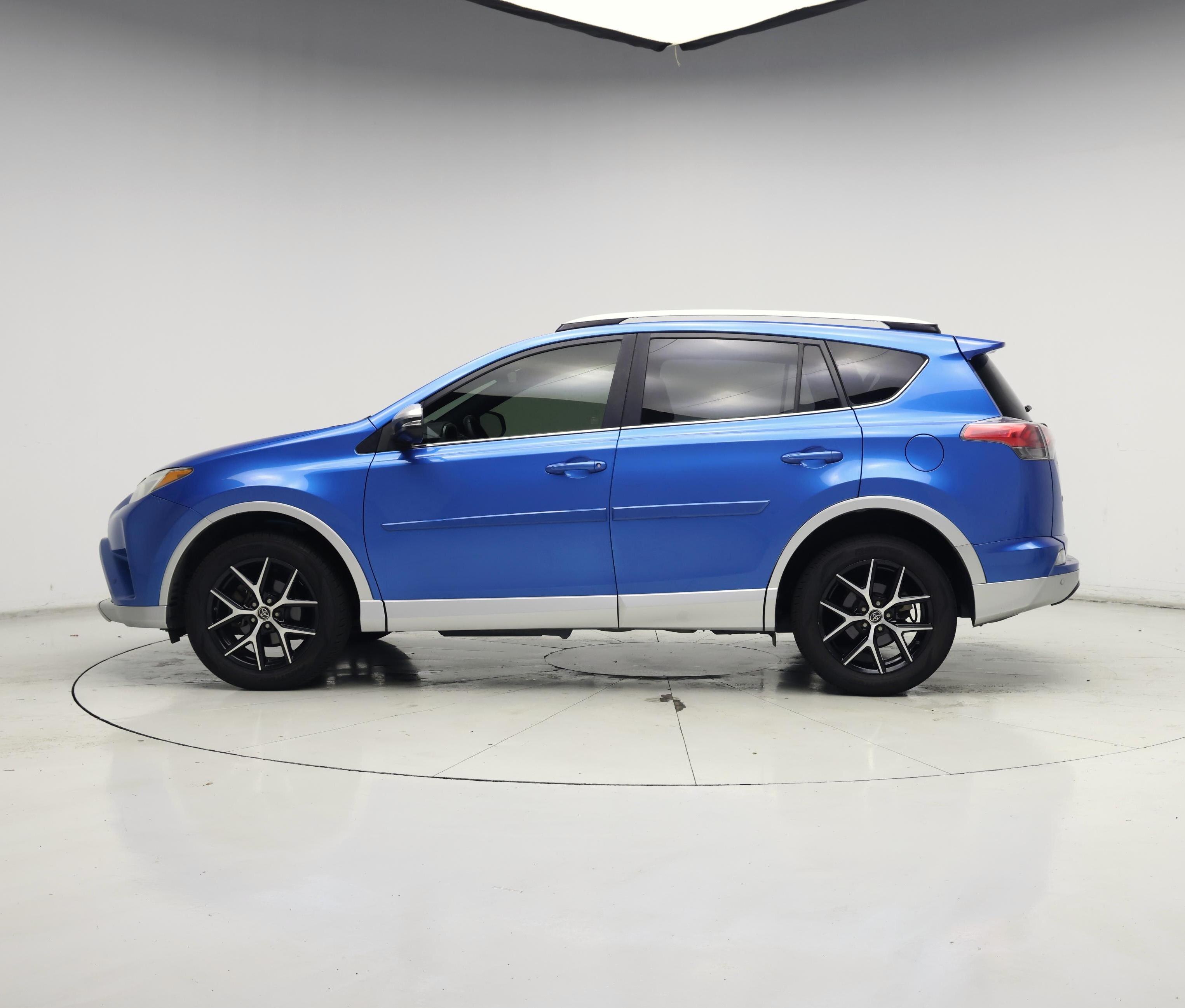 Thumbnail: 2016 Toyota RAV4 - 3