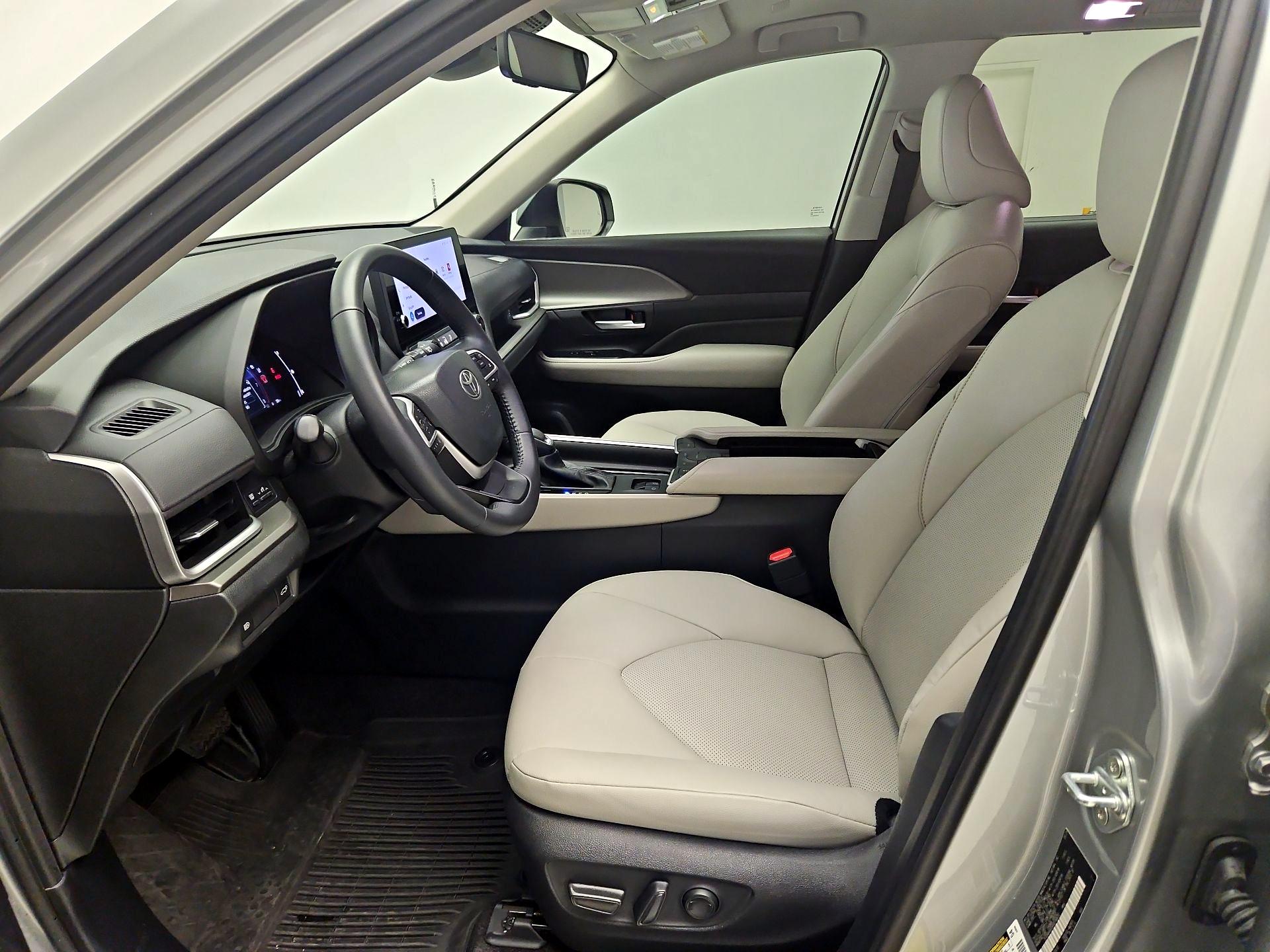 Thumbnail: 2024 Toyota Grand Highlander - 11