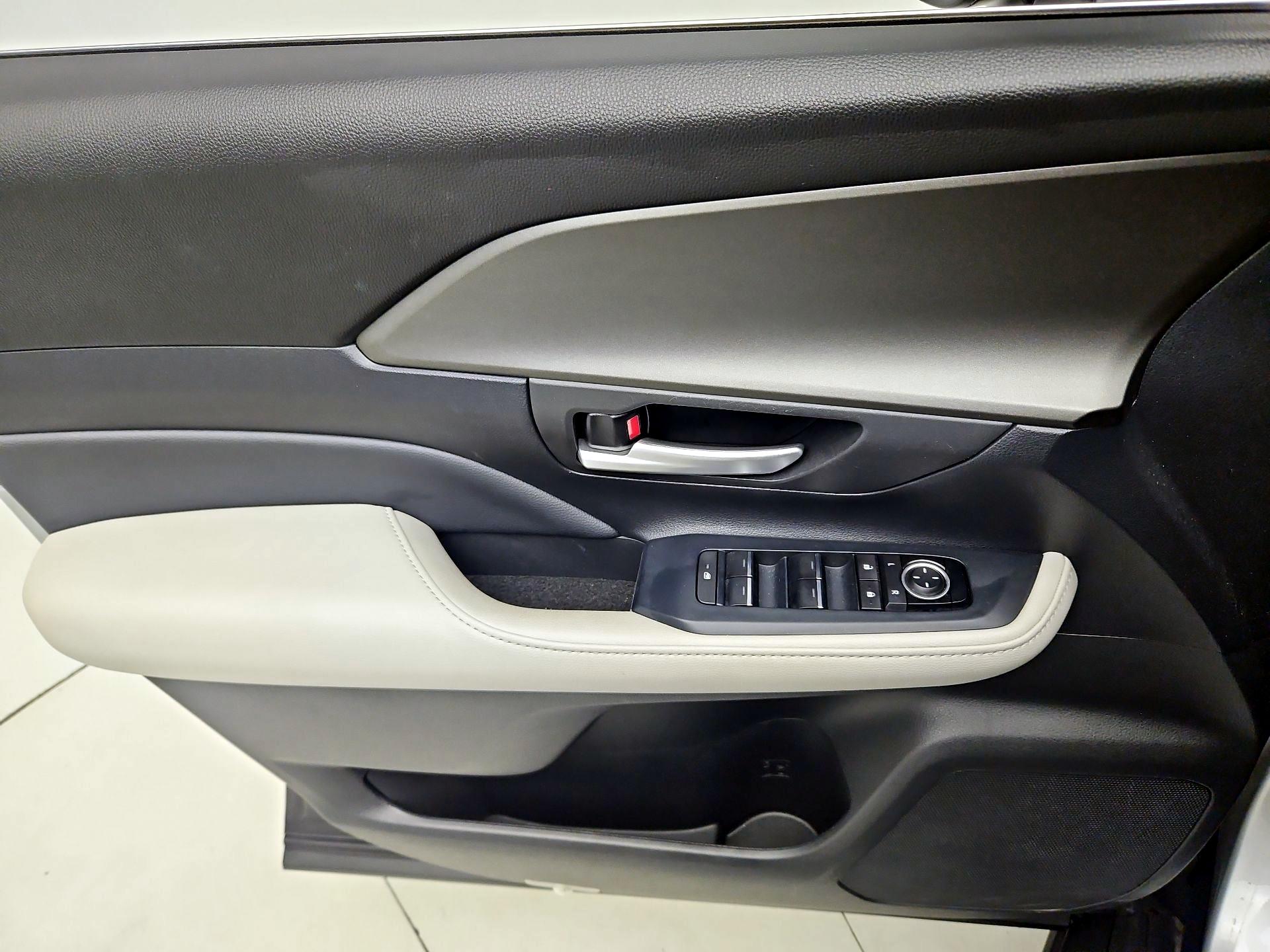 Thumbnail: 2024 Toyota Grand Highlander - 12