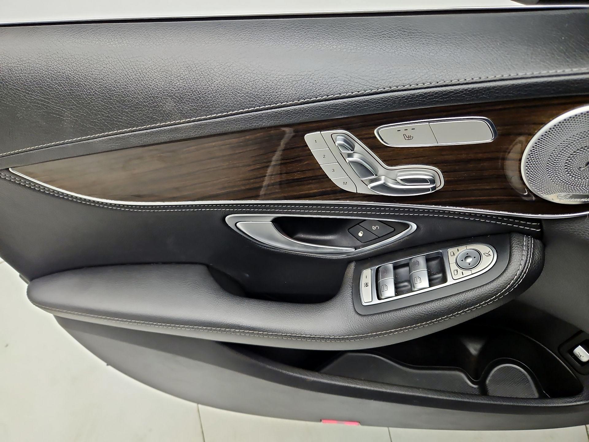 Thumbnail: 2015 Mercedes-Benz C-Class - 12