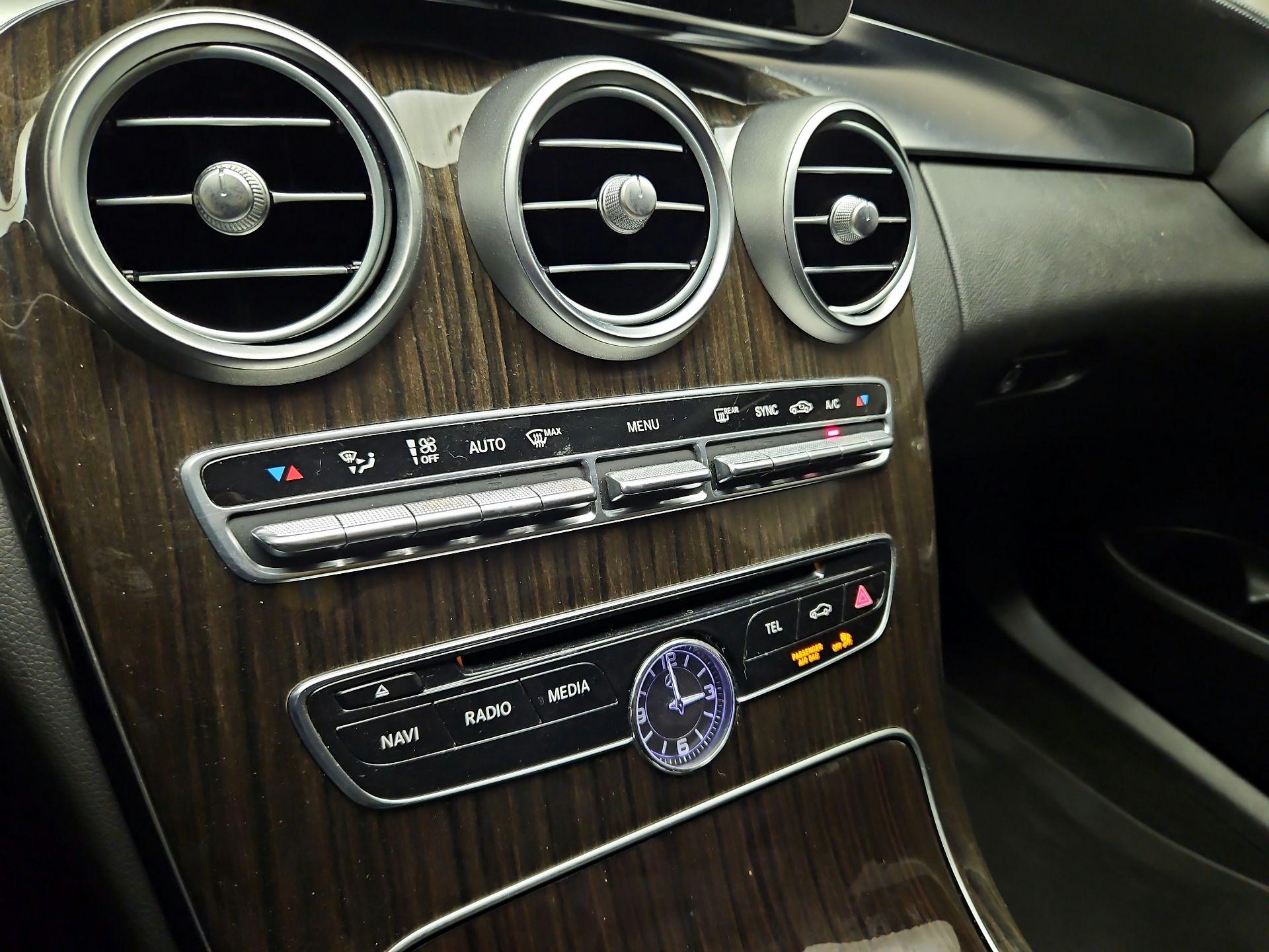 Thumbnail: 2015 Mercedes-Benz C-Class - 16