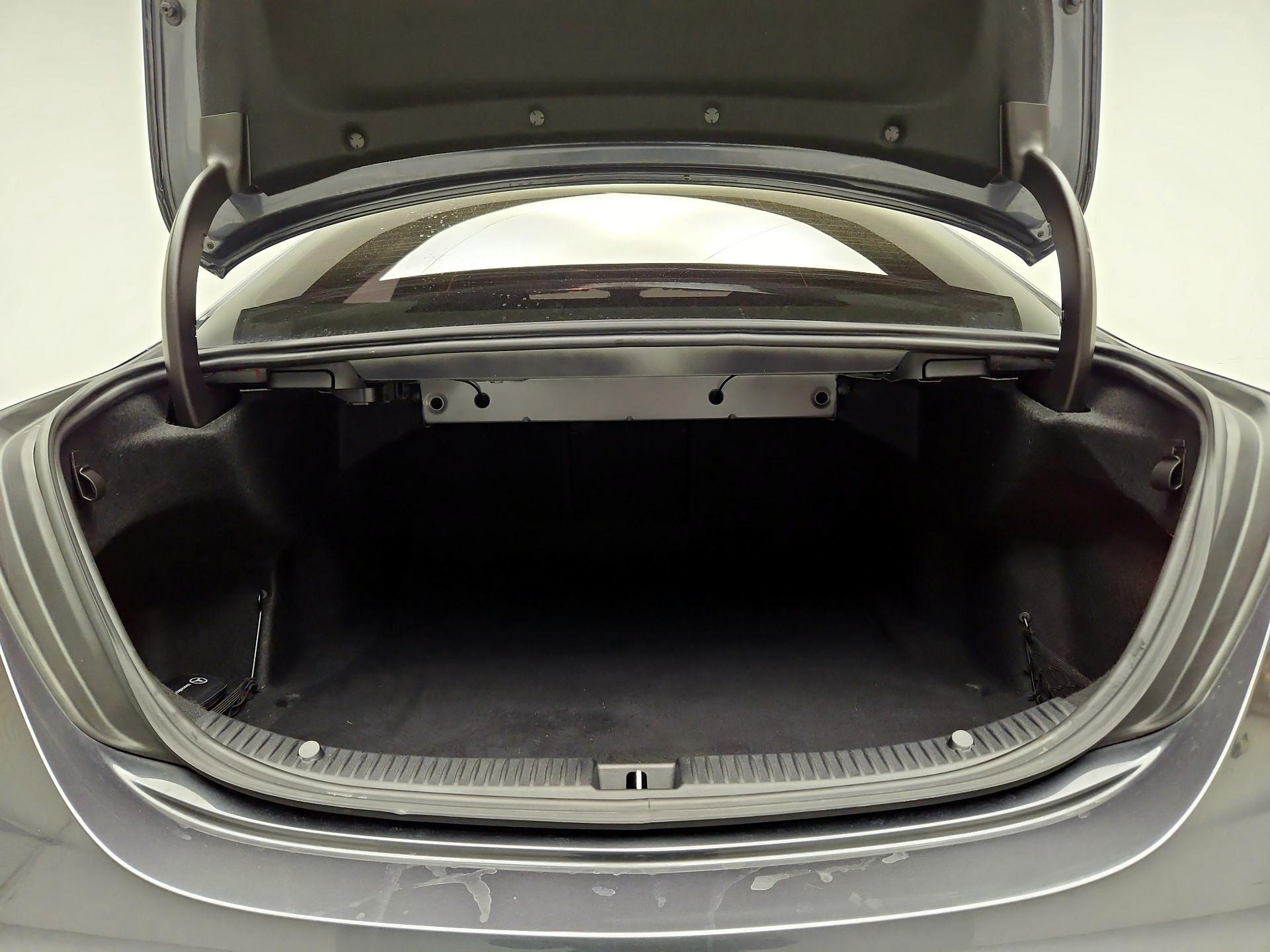 Thumbnail: 2015 Mercedes-Benz C-Class - 20