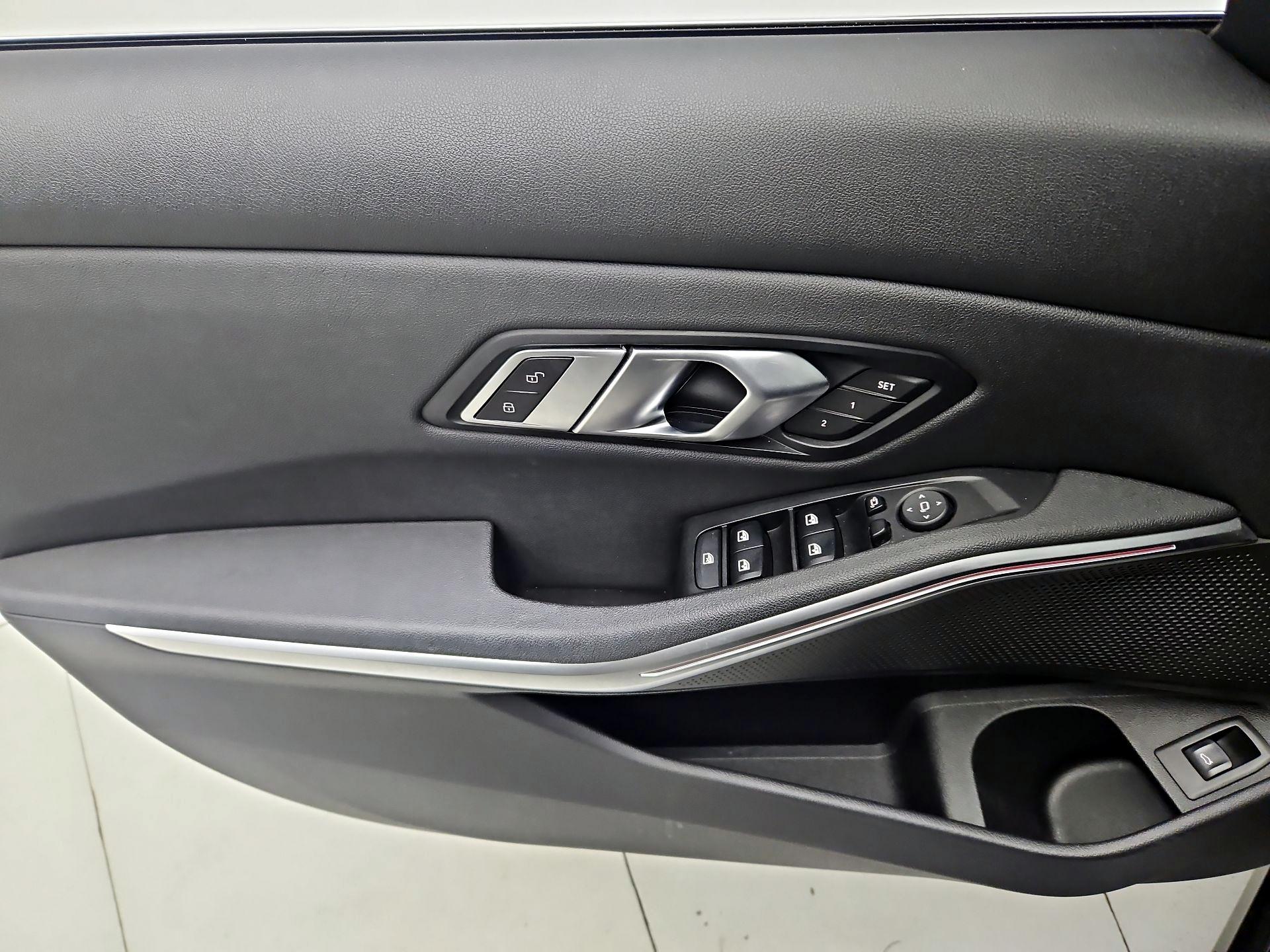 Thumbnail: 2021 BMW 3 Series - 12