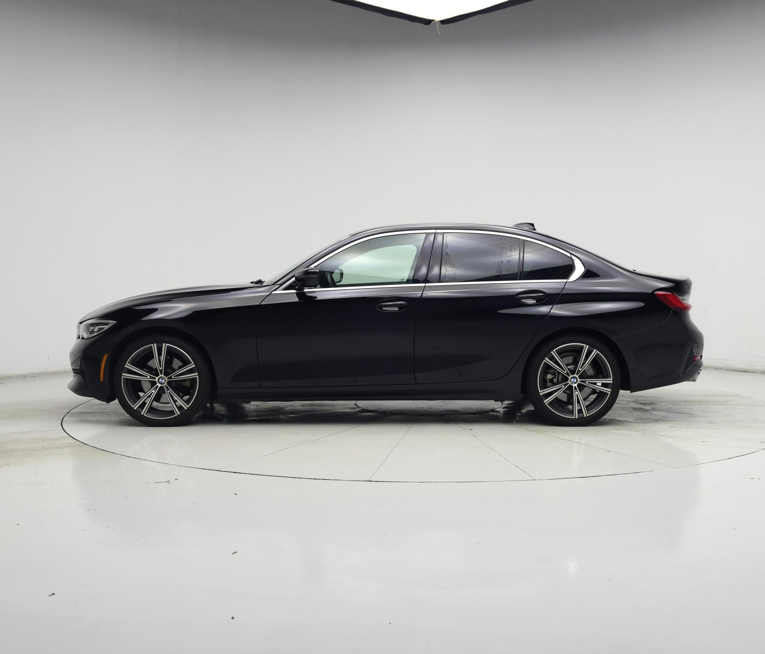 Thumbnail: 2021 BMW 3 Series - 3