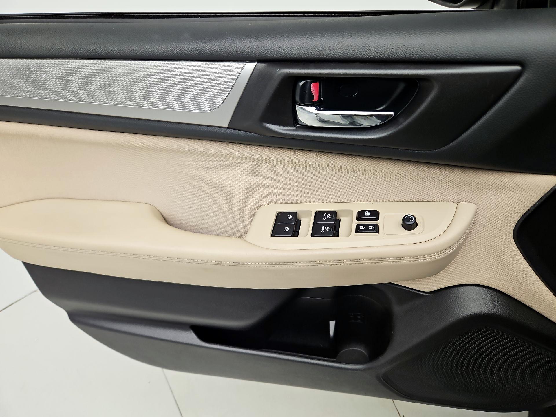 Thumbnail: 2016 Subaru Outback - 12