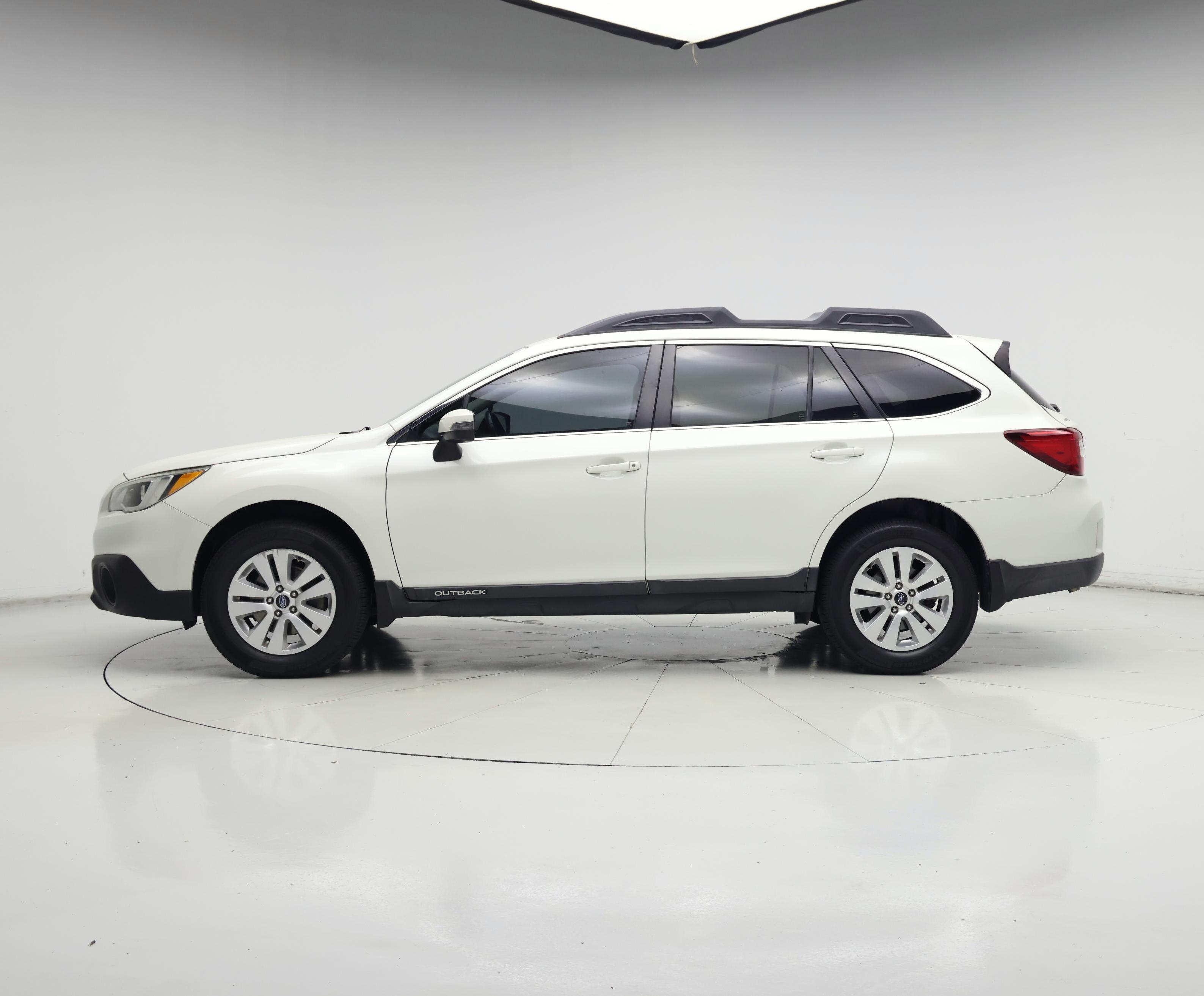 Thumbnail: 2016 Subaru Outback - 3