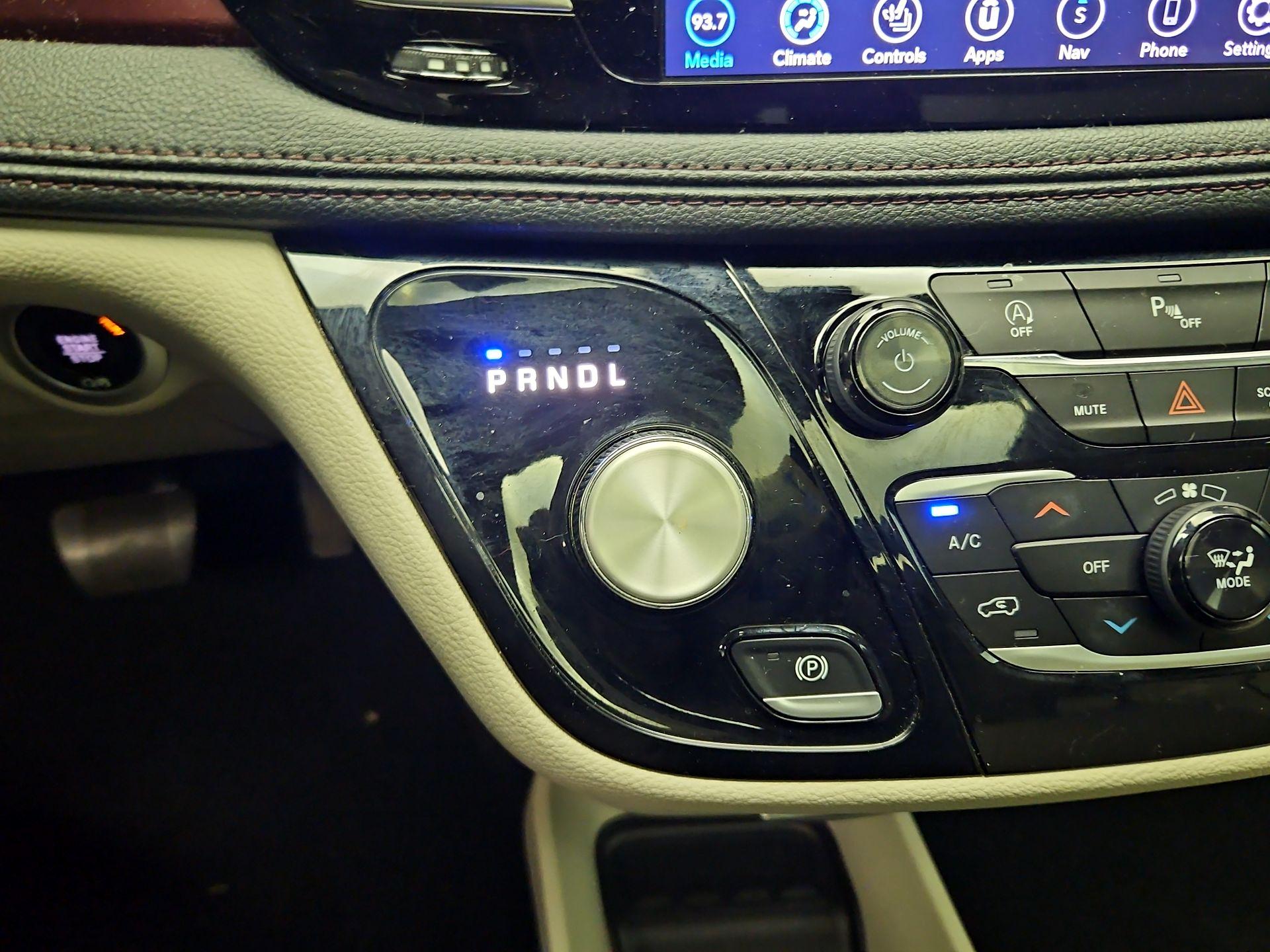 Thumbnail: 2020 Chrysler Pacifica - 18