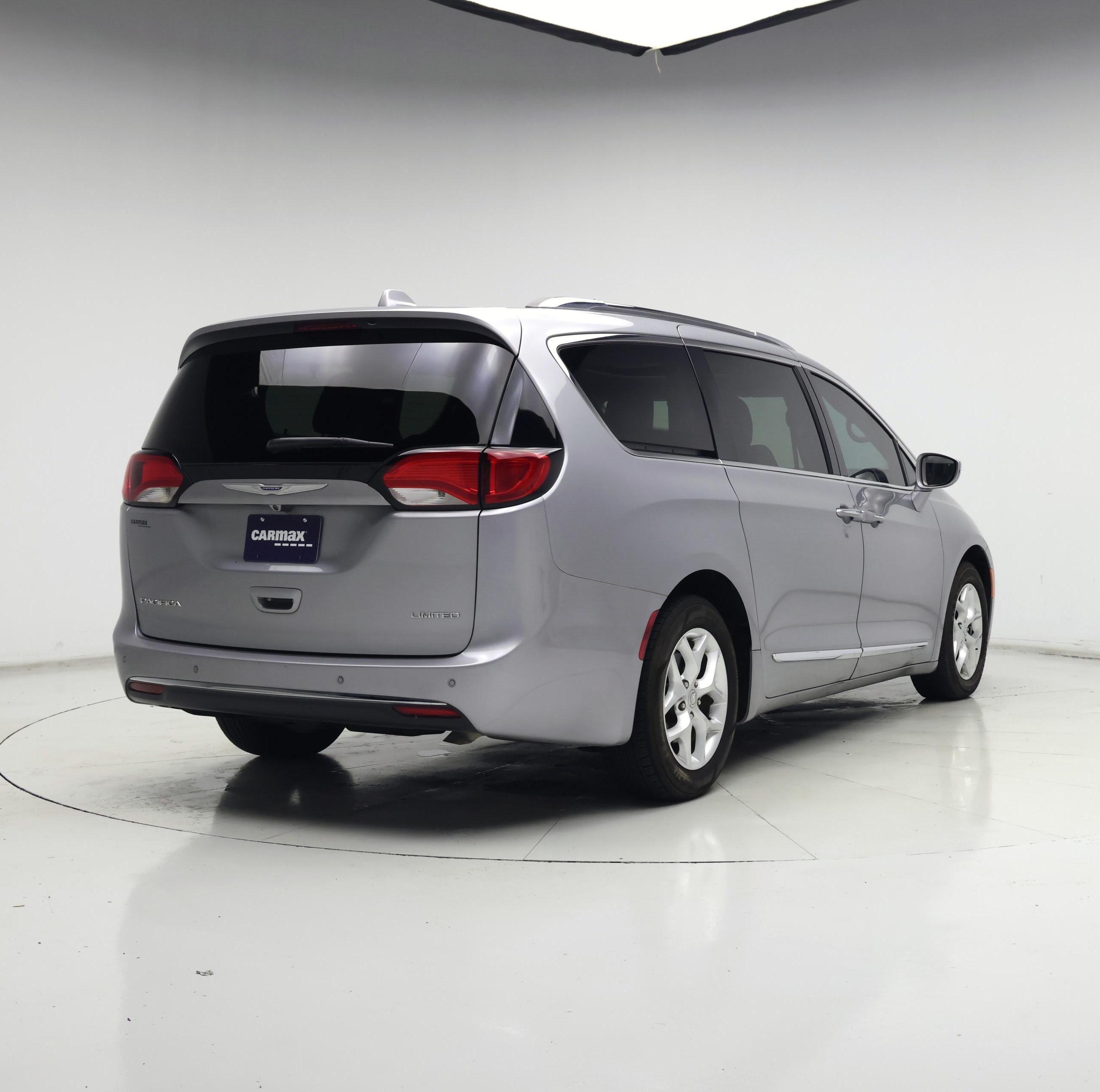 Thumbnail: 2020 Chrysler Pacifica - 8