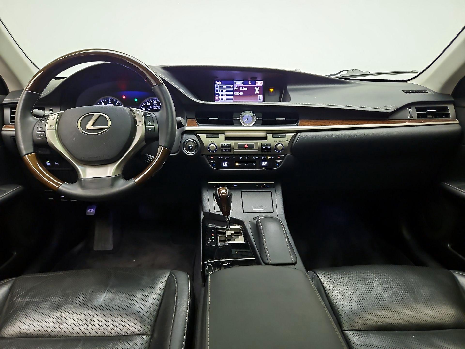 Thumbnail: 2015 Lexus ES - 9