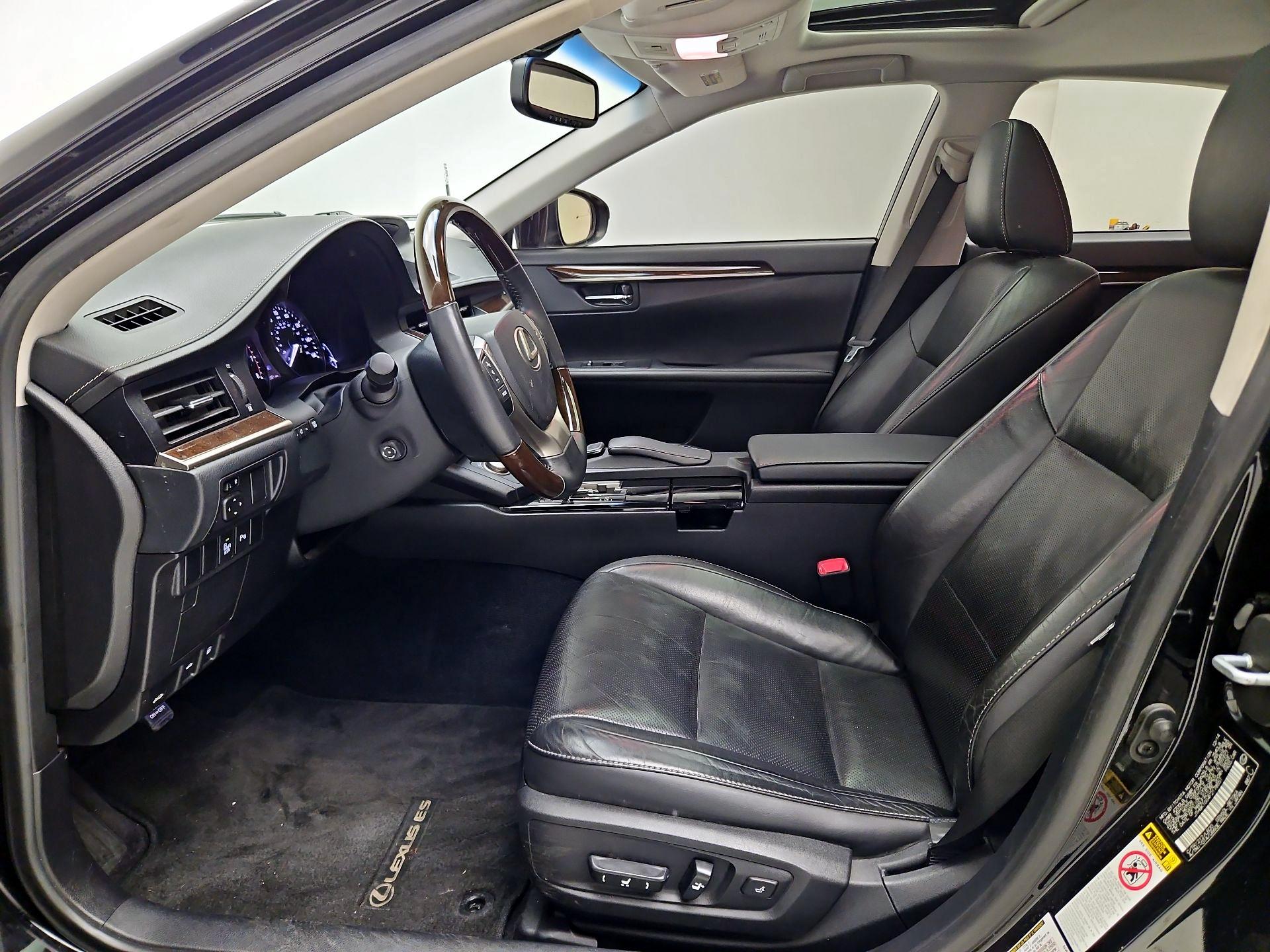 Thumbnail: 2015 Lexus ES - 11