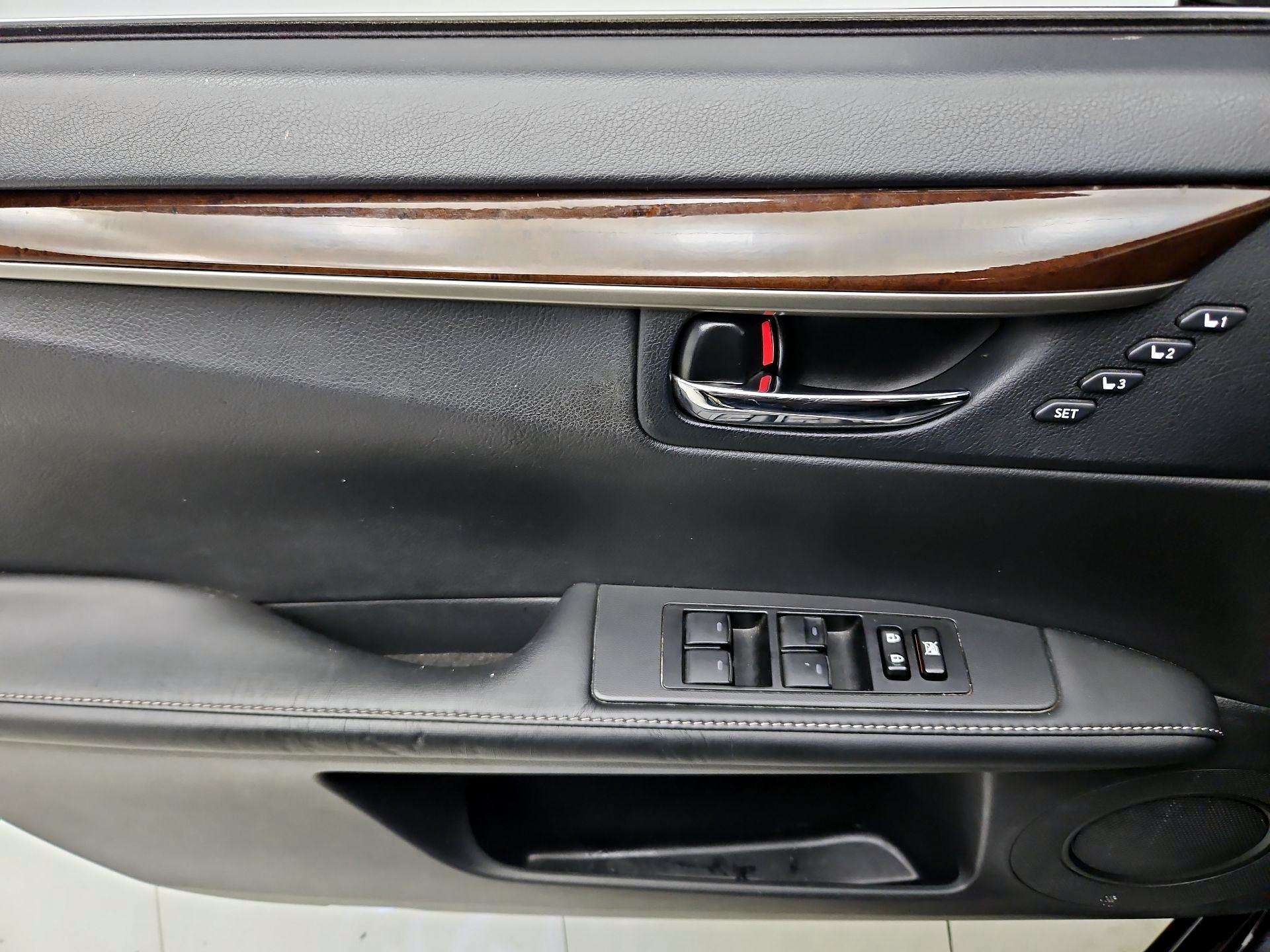 Thumbnail: 2015 Lexus ES - 12