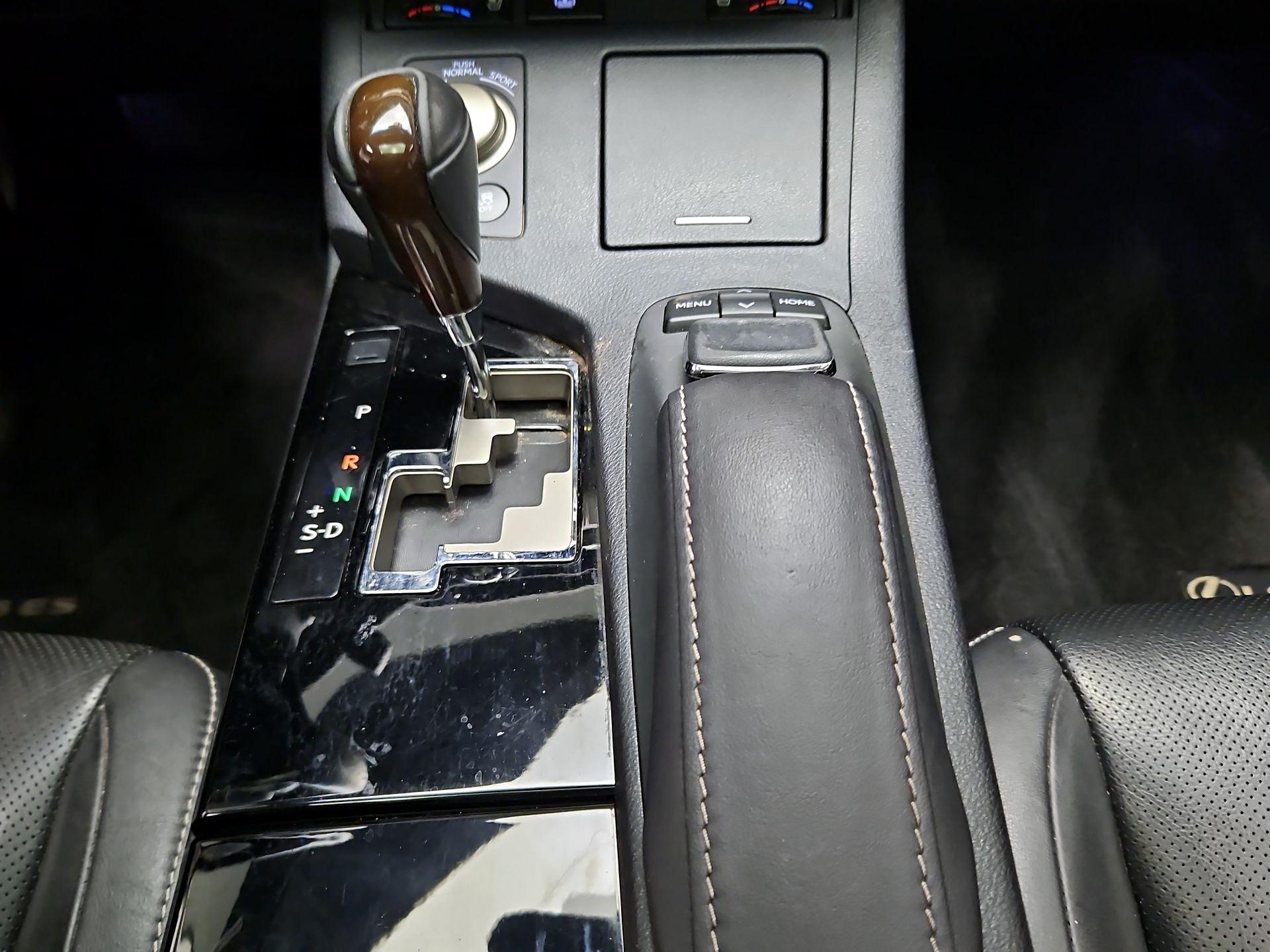 Thumbnail: 2015 Lexus ES - 18