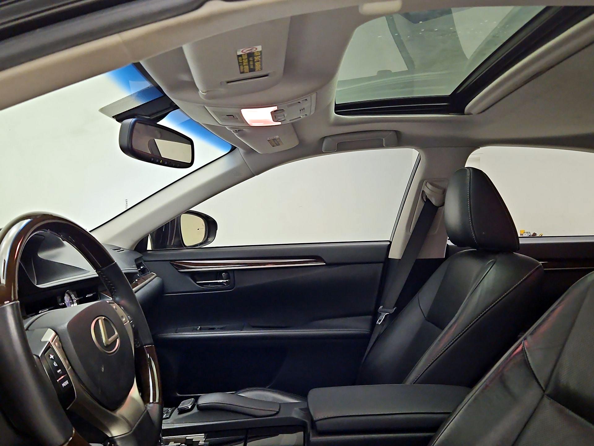 Thumbnail: 2015 Lexus ES - 19