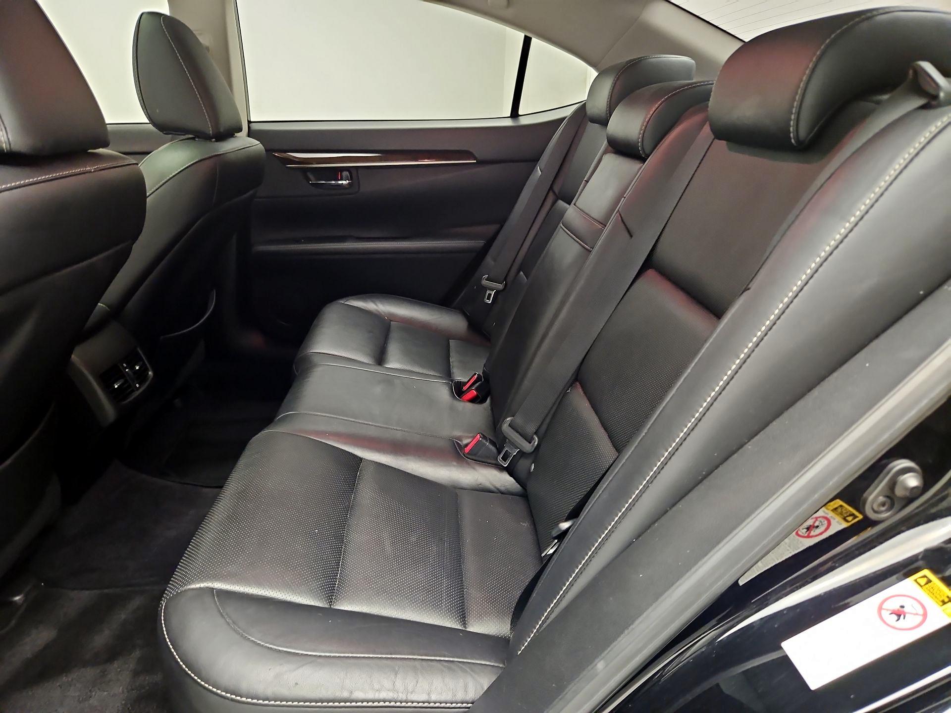 Thumbnail: 2015 Lexus ES - 20