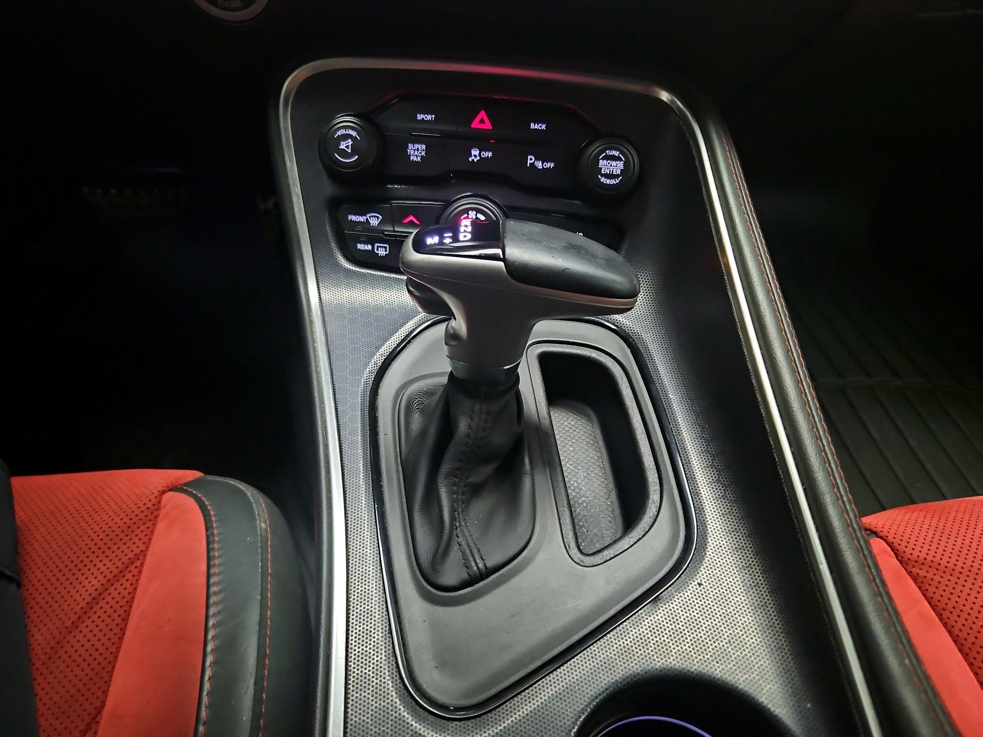 Thumbnail: 2015 Dodge Challenger - 17