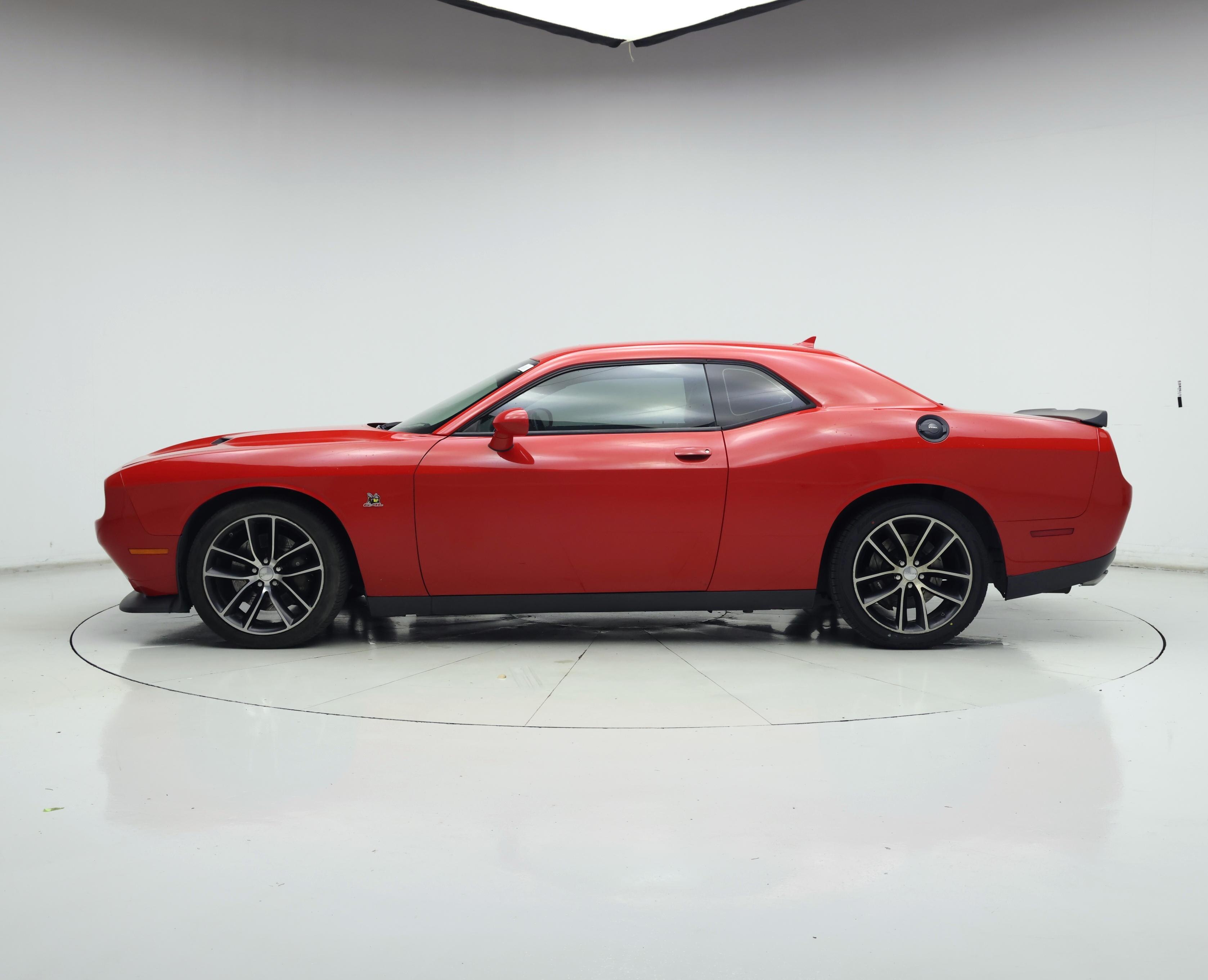Thumbnail: 2015 Dodge Challenger - 3