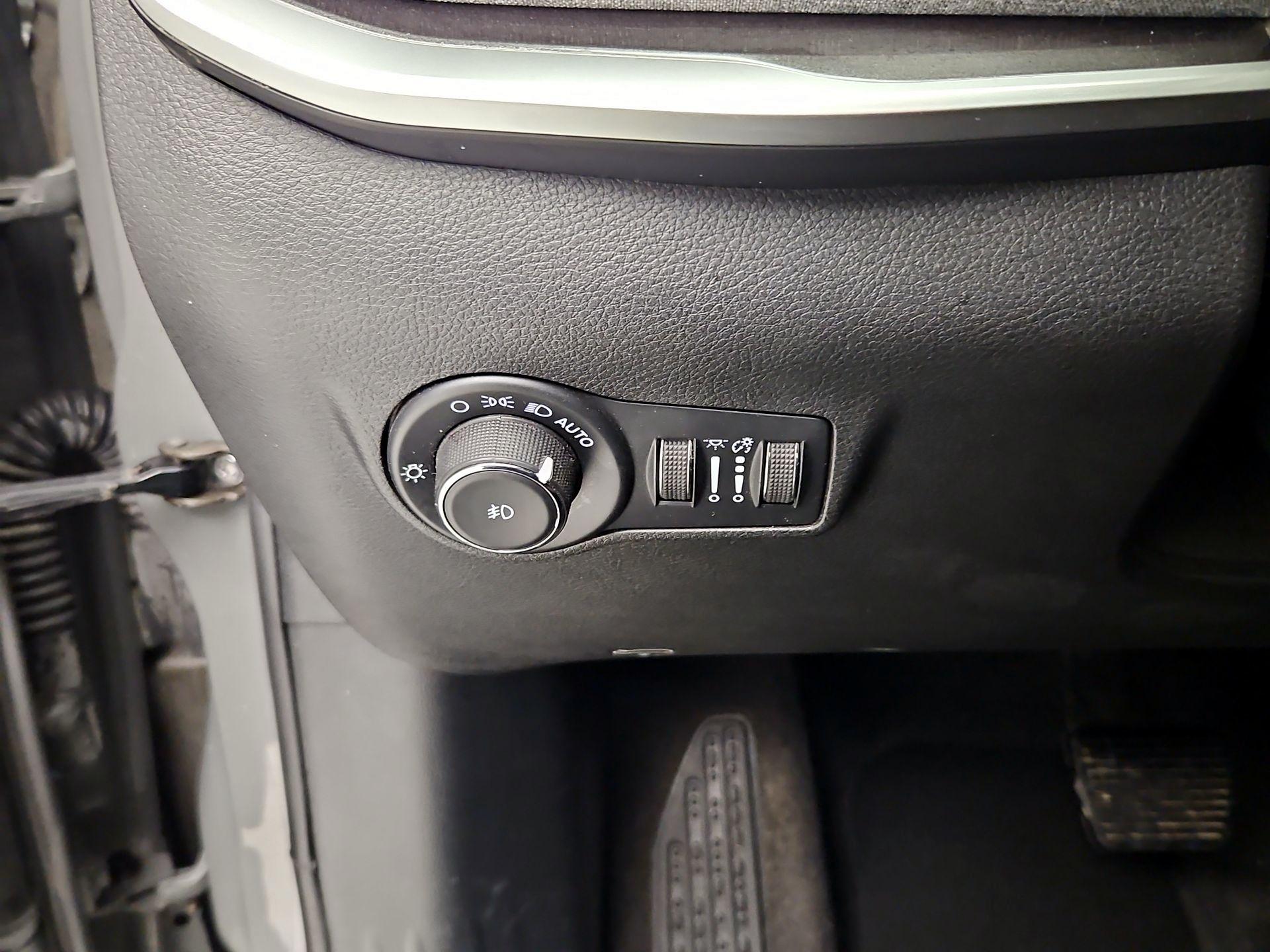 Thumbnail: 2023 Jeep Compass - 13