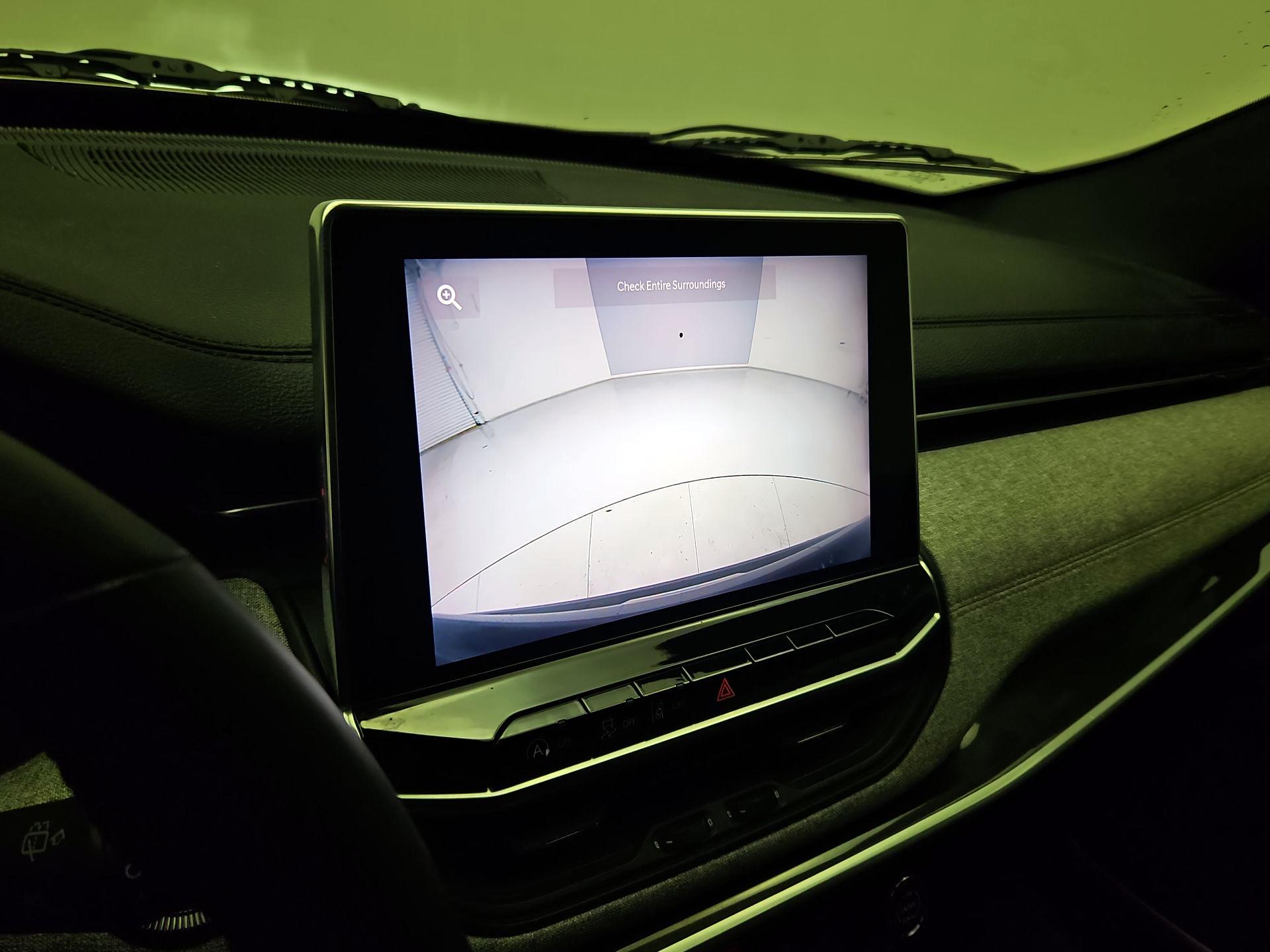 Thumbnail: 2023 Jeep Compass - 14