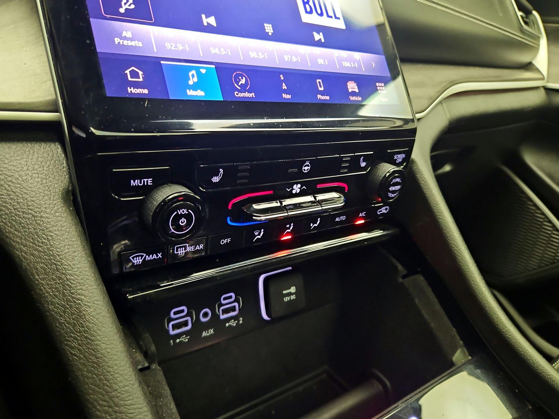 Thumbnail: 2021 Jeep Grand Cherokee L - 17