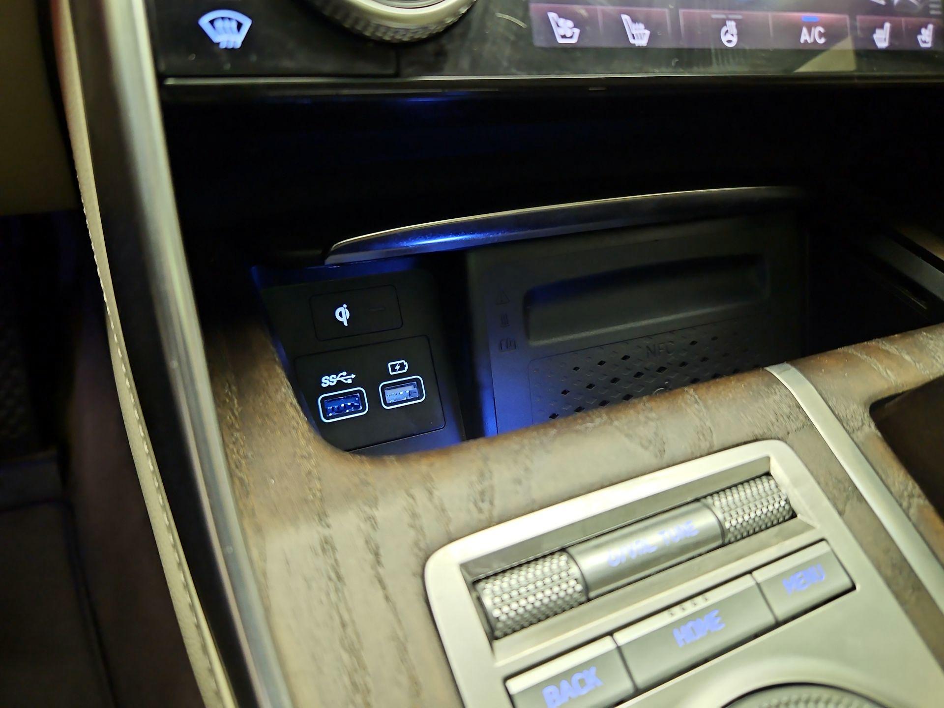 Thumbnail: 2022 Genesis GV80 - 19