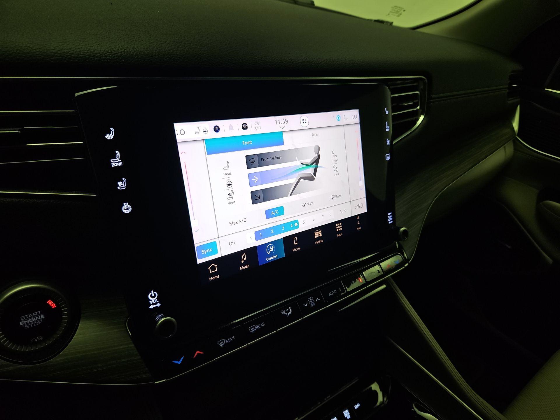 Thumbnail: 2024 Jeep Wagoneer - 17