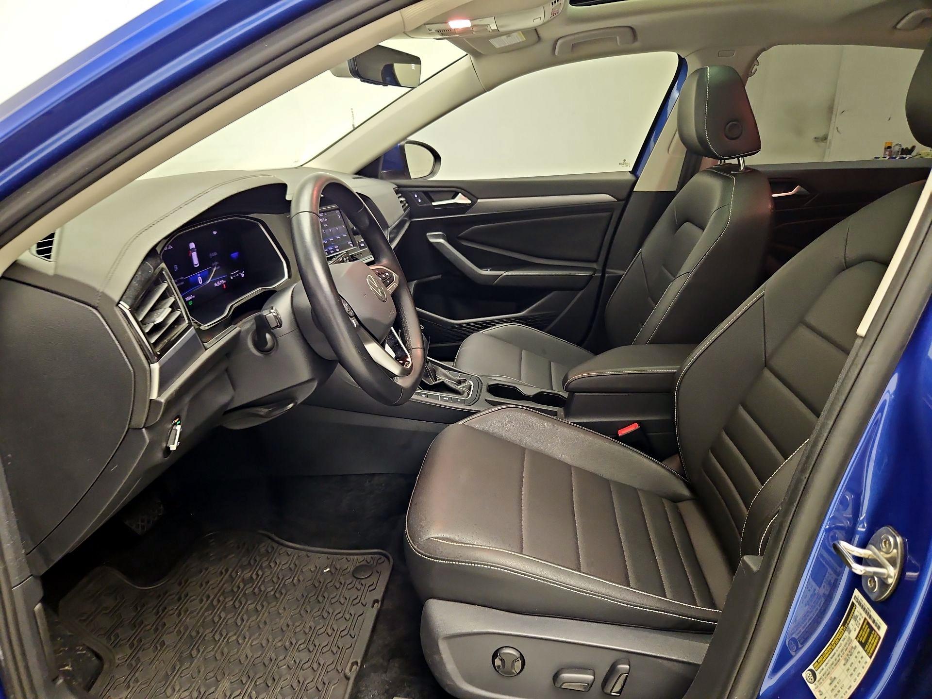 Thumbnail: 2024 Volkswagen Jetta - 11