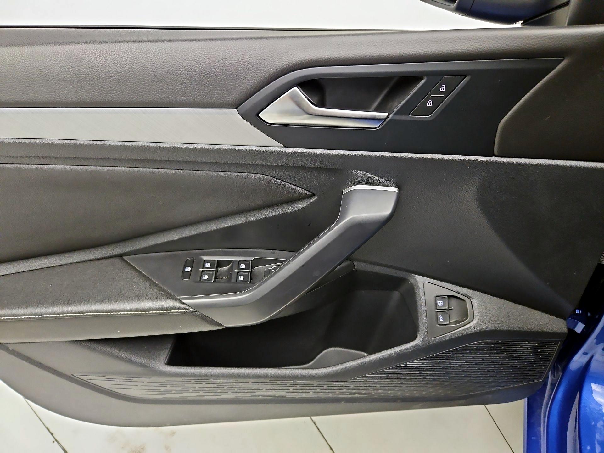 Thumbnail: 2024 Volkswagen Jetta - 12