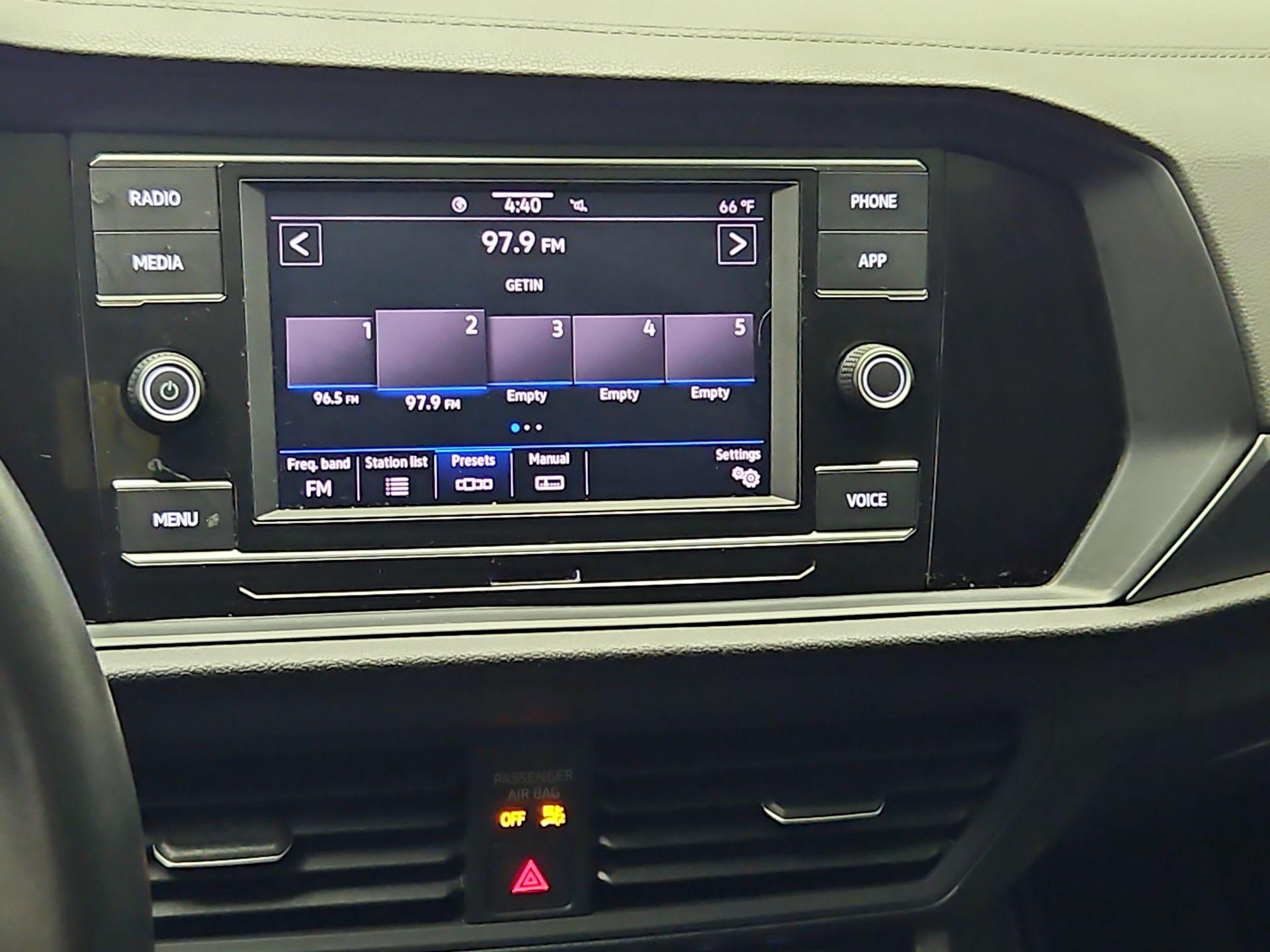 Thumbnail: 2024 Volkswagen Jetta - 15