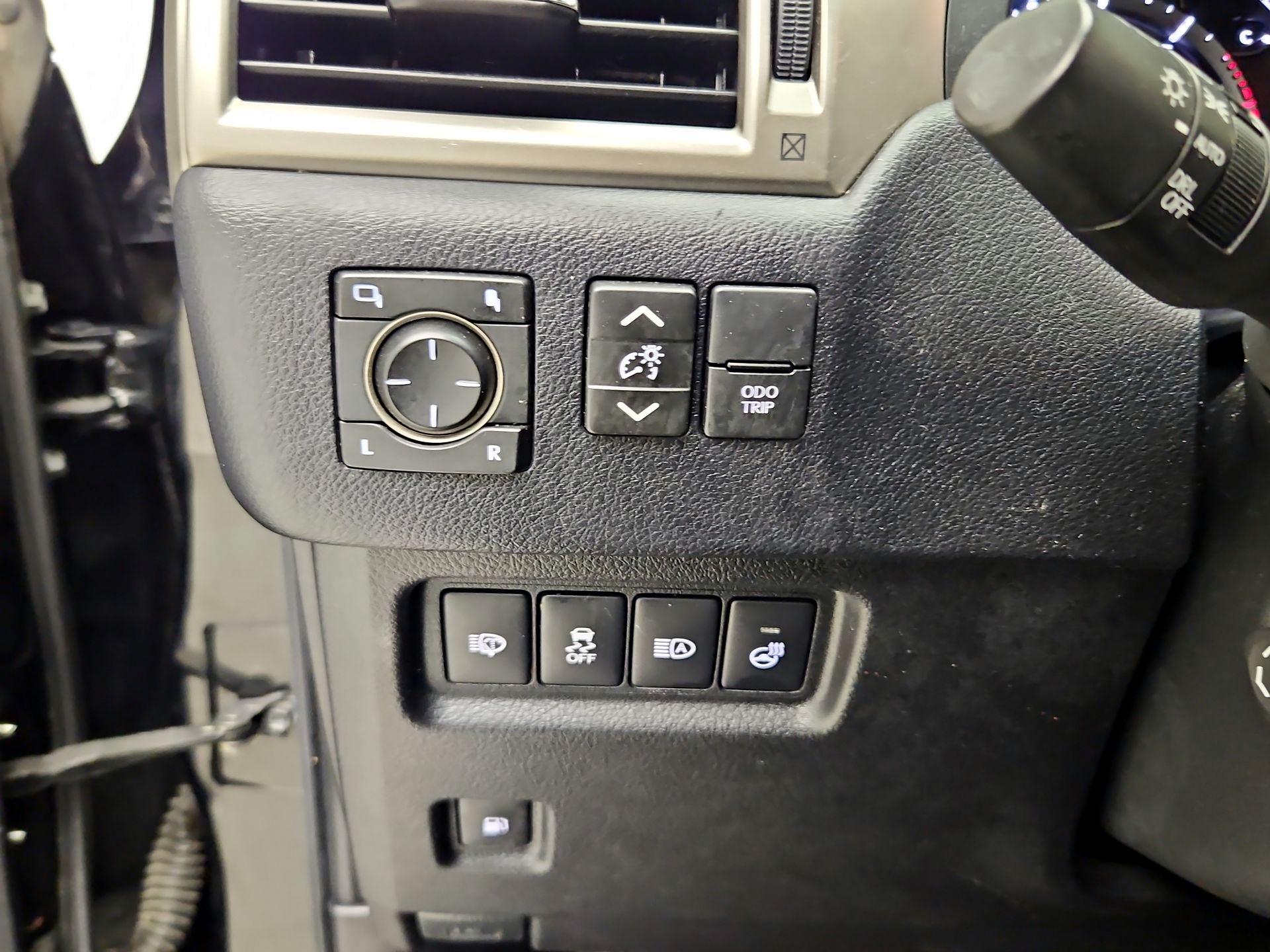 Thumbnail: 2021 Lexus GX - 13