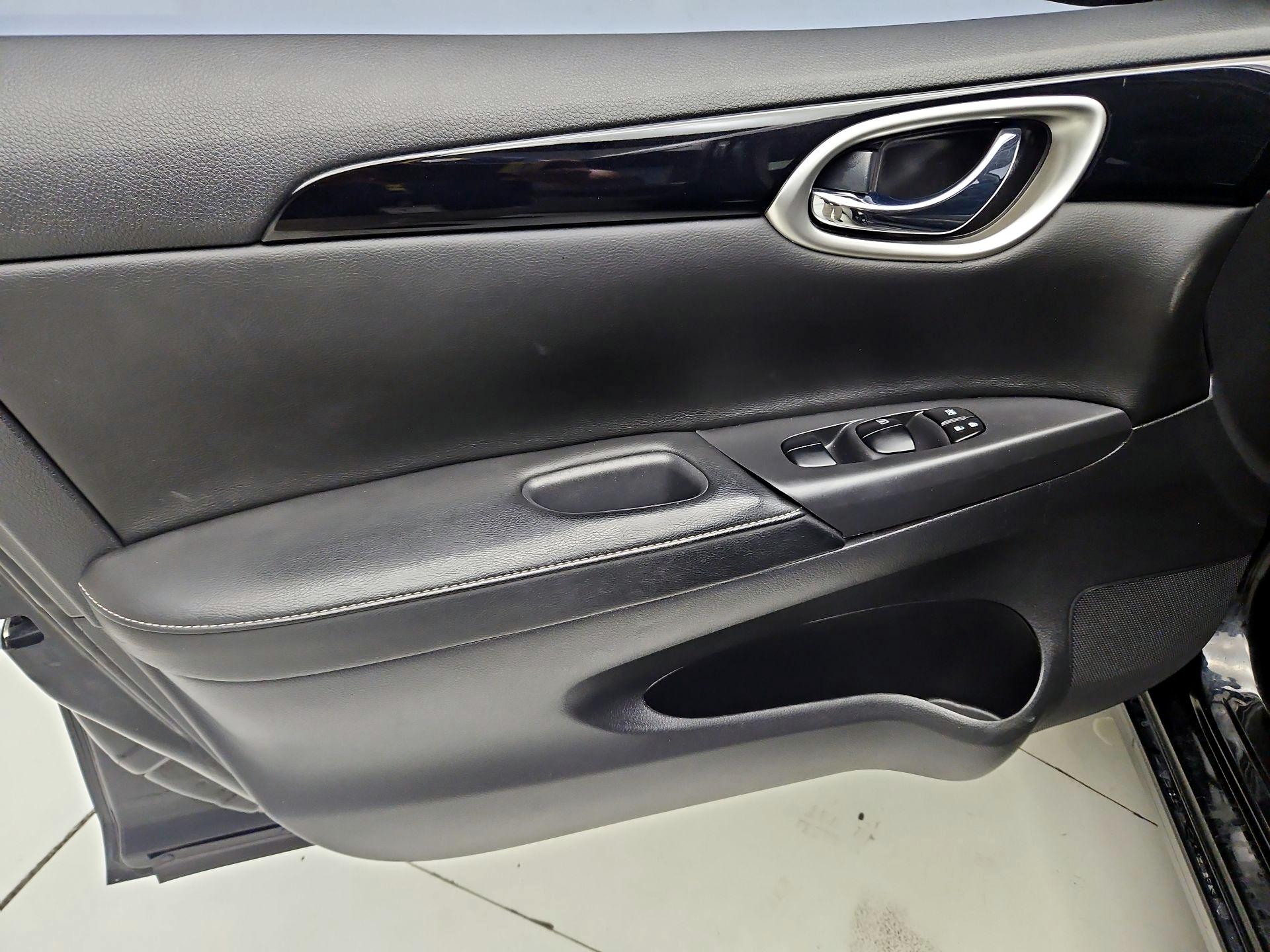 Thumbnail: 2017 Nissan Sentra - 12