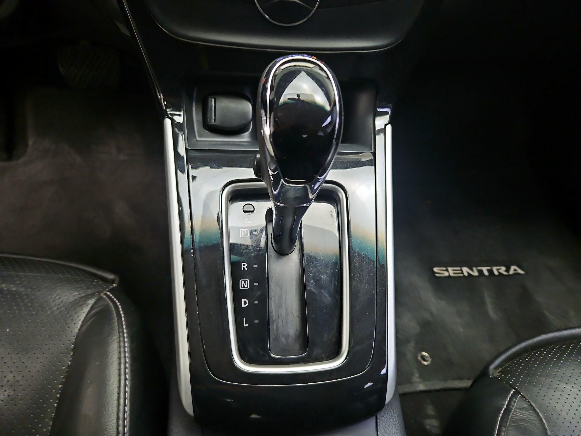 Thumbnail: 2017 Nissan Sentra - 18