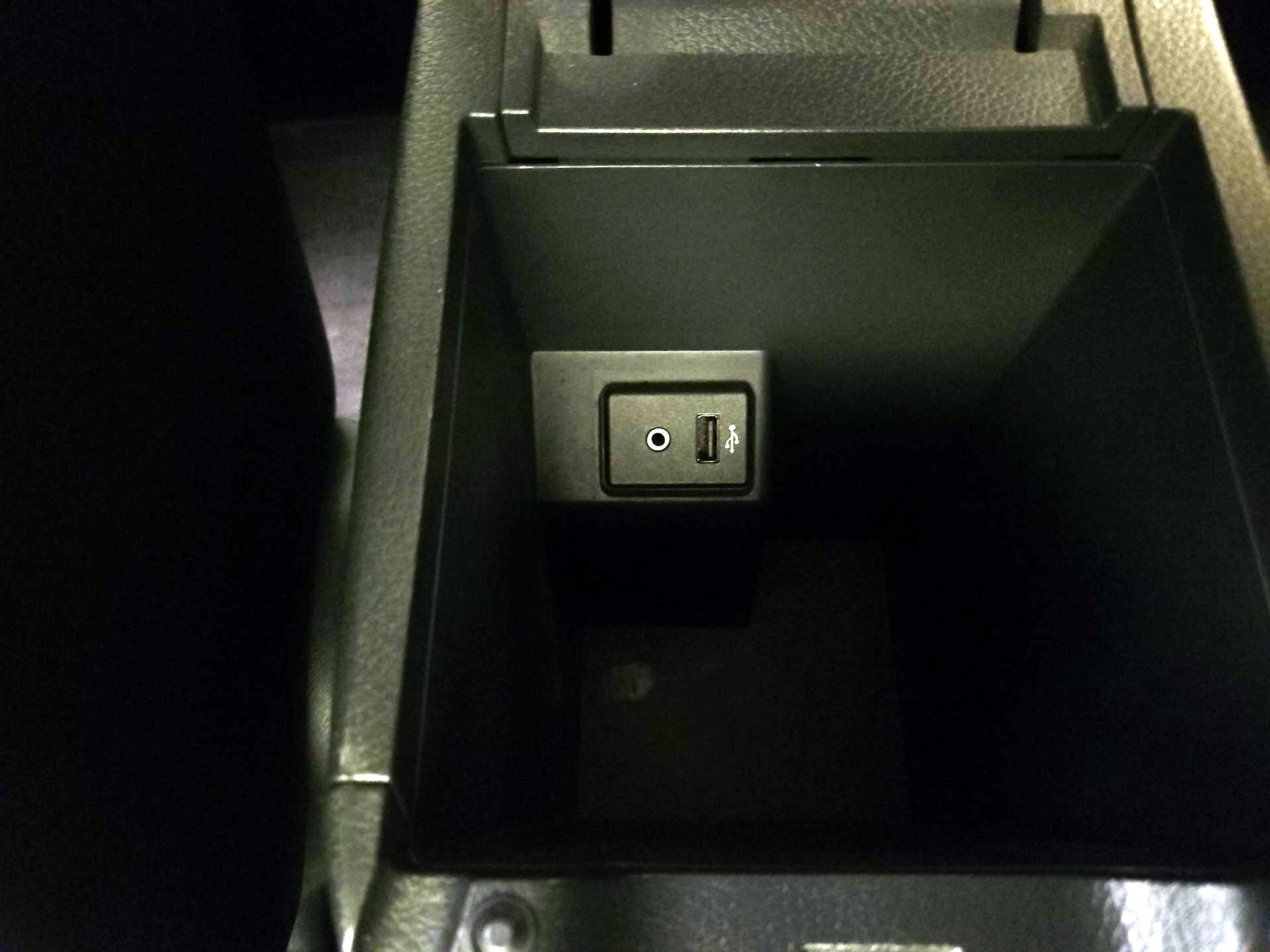 Thumbnail: 2017 Nissan Sentra - 19