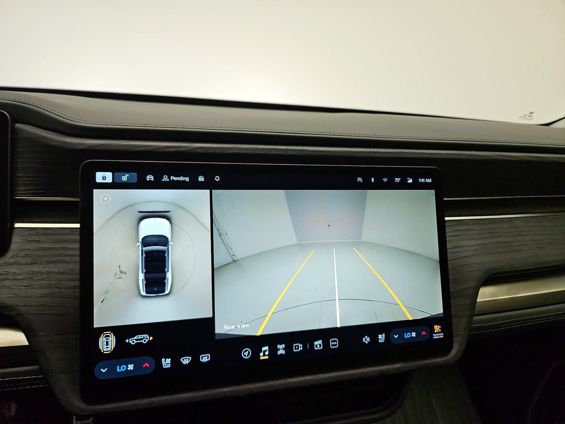 Thumbnail: 2024 Rivian R1S - 13