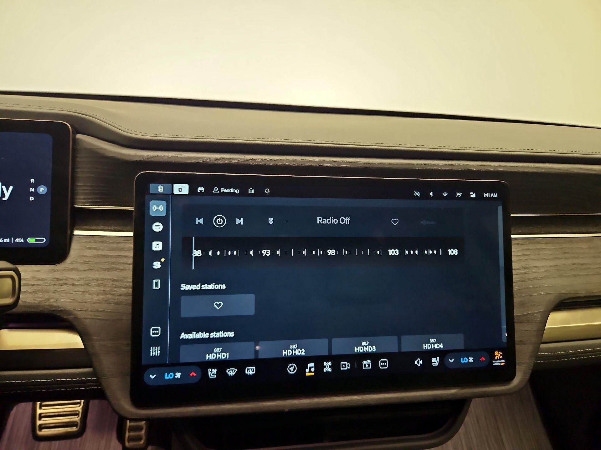 Thumbnail: 2024 Rivian R1S - 14