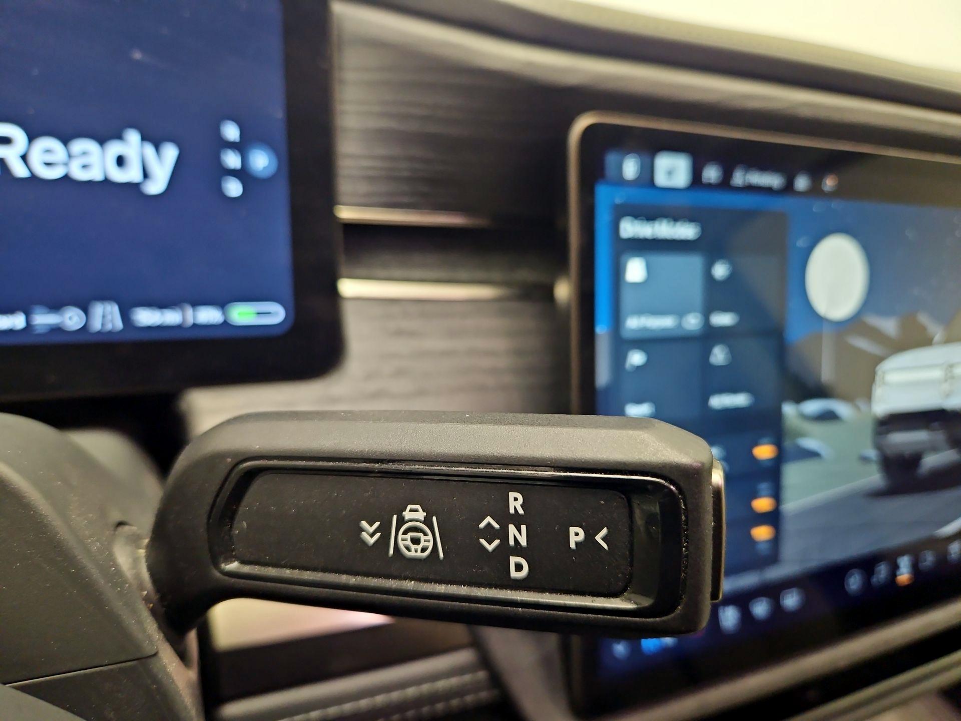 Thumbnail: 2024 Rivian R1S - 16