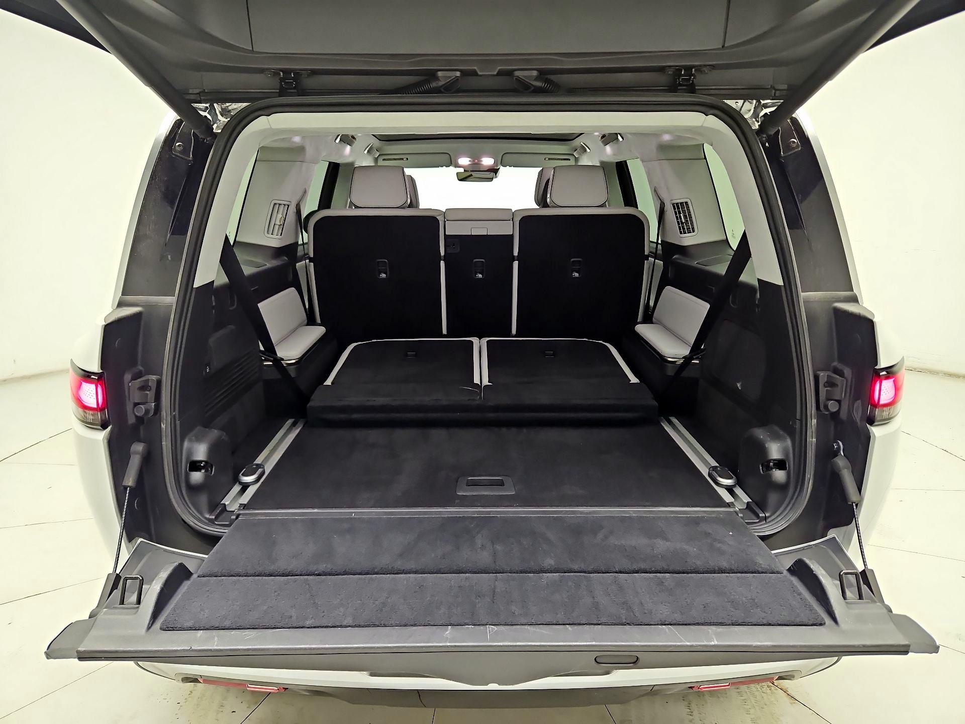 Thumbnail: 2024 Rivian R1S - 18