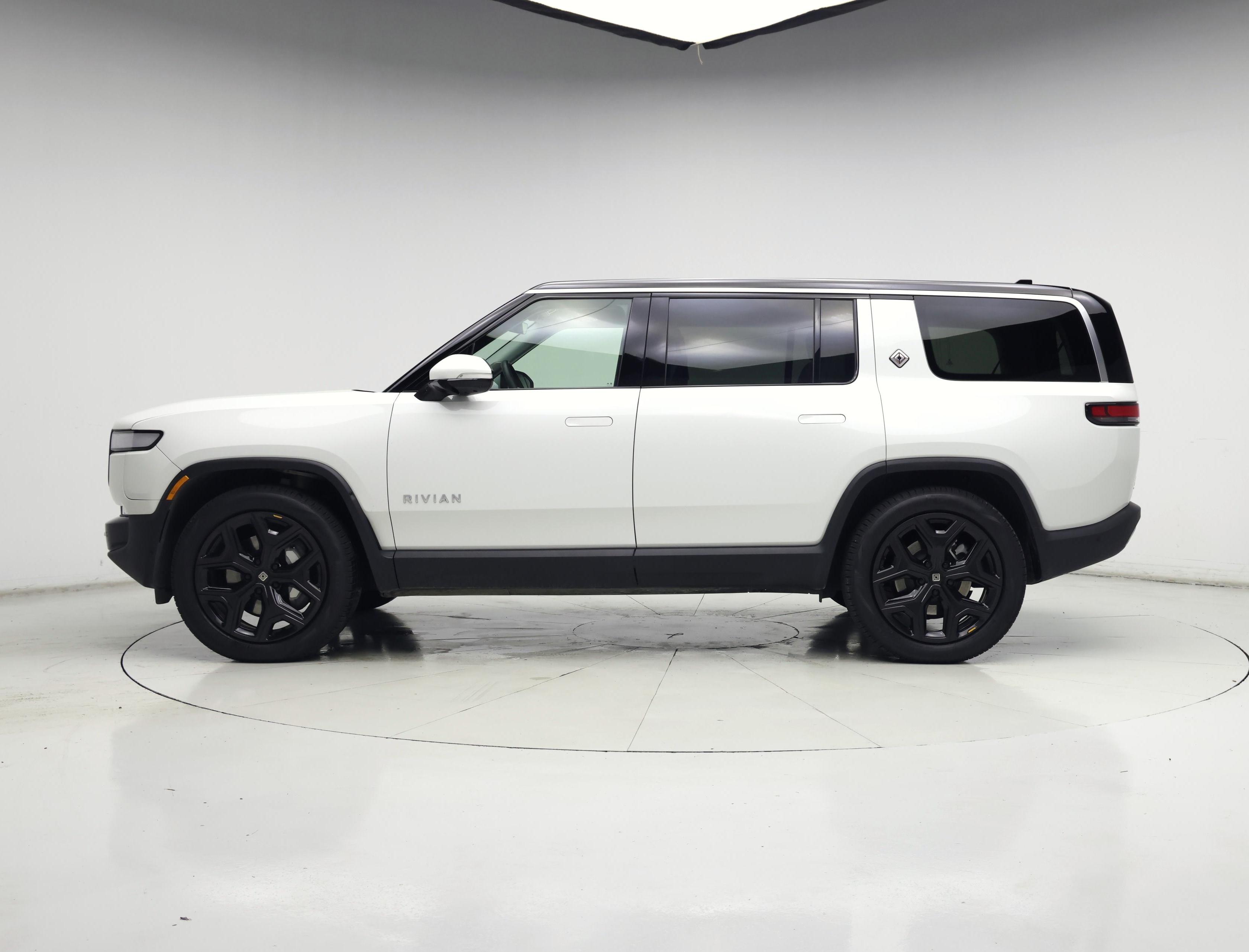 Thumbnail: 2024 Rivian R1S - 3