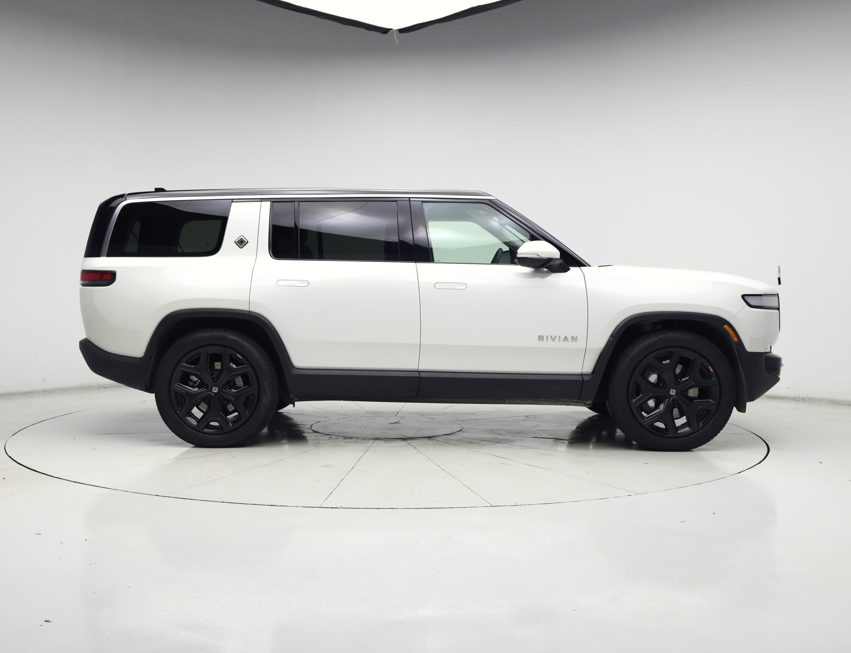 Thumbnail: 2024 Rivian R1S - 7