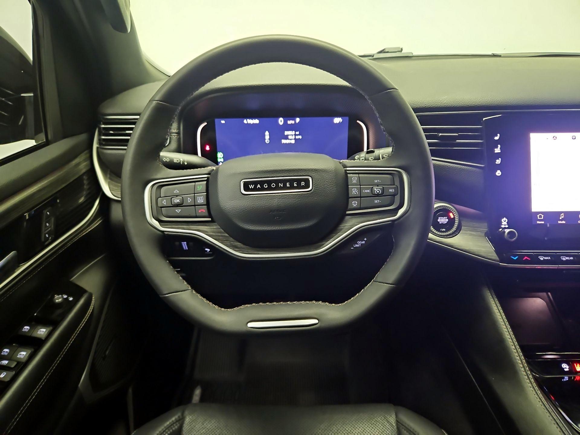 Thumbnail: 2024 Jeep Wagoneer - 10