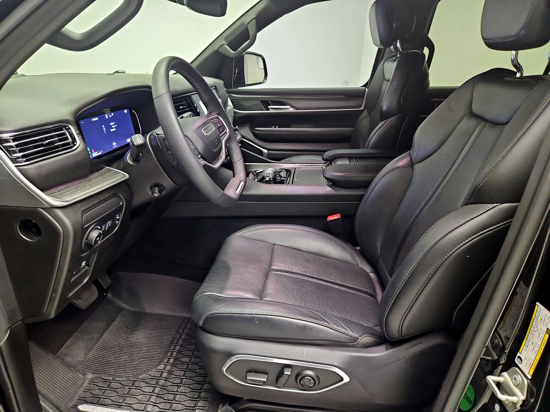 Thumbnail: 2024 Jeep Wagoneer - 11