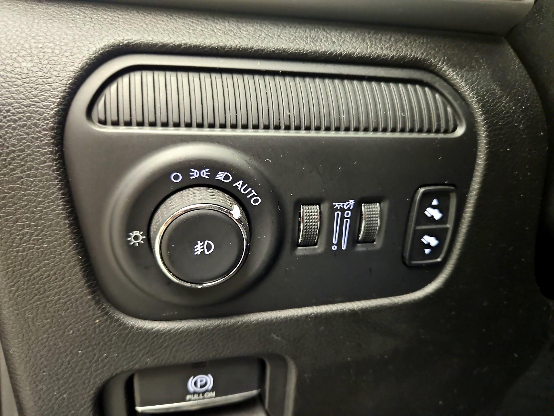 Thumbnail: 2024 Jeep Wagoneer - 13