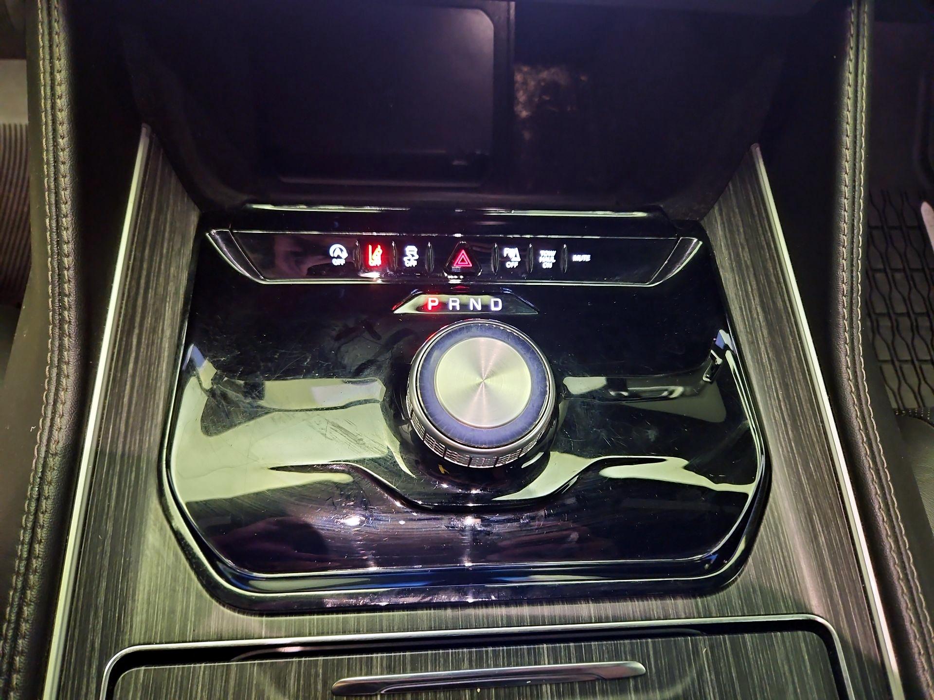 Thumbnail: 2024 Jeep Wagoneer - 18