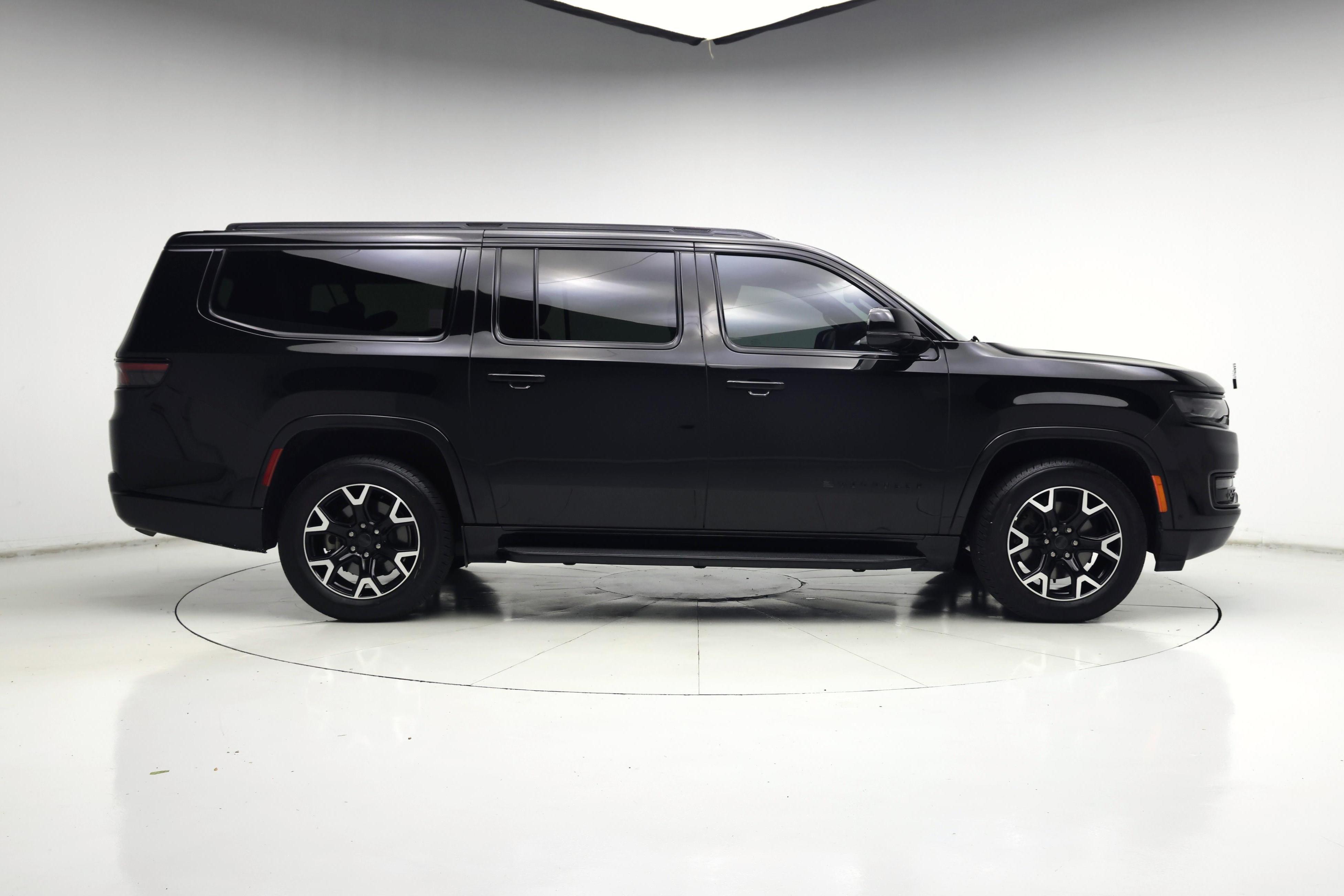 Thumbnail: 2024 Jeep Wagoneer - 7