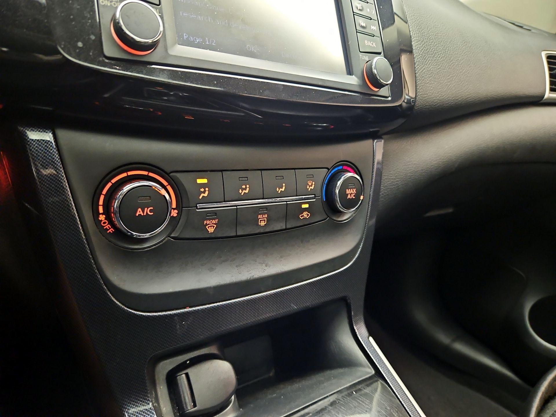 Thumbnail: 2016 Nissan Sentra - 17